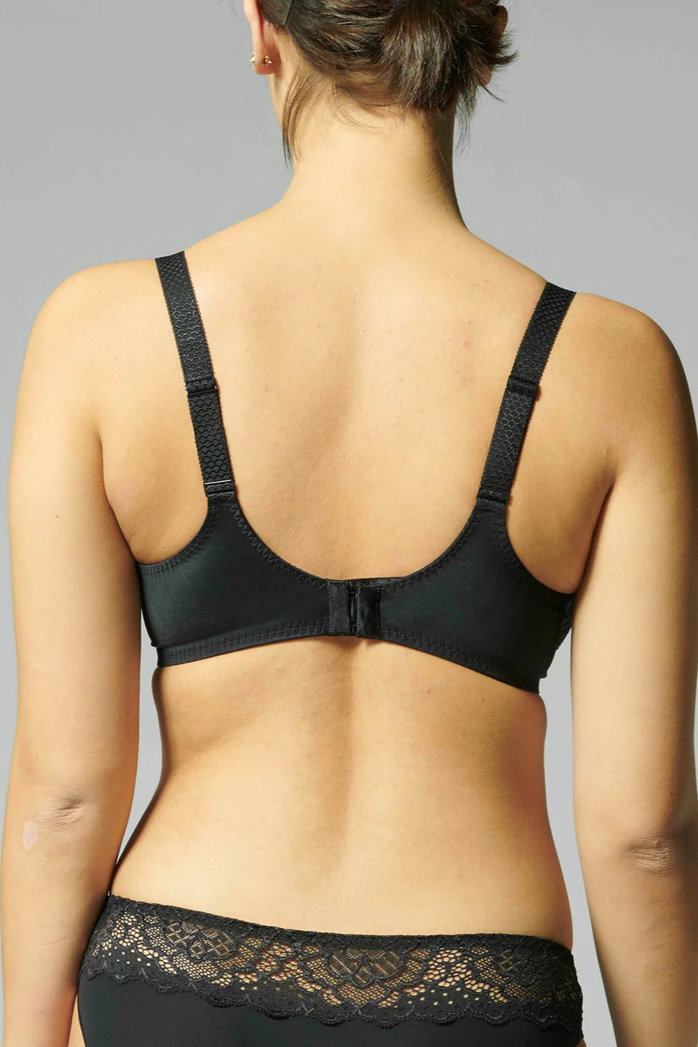 CARESSE חזייה ללא ריפוד