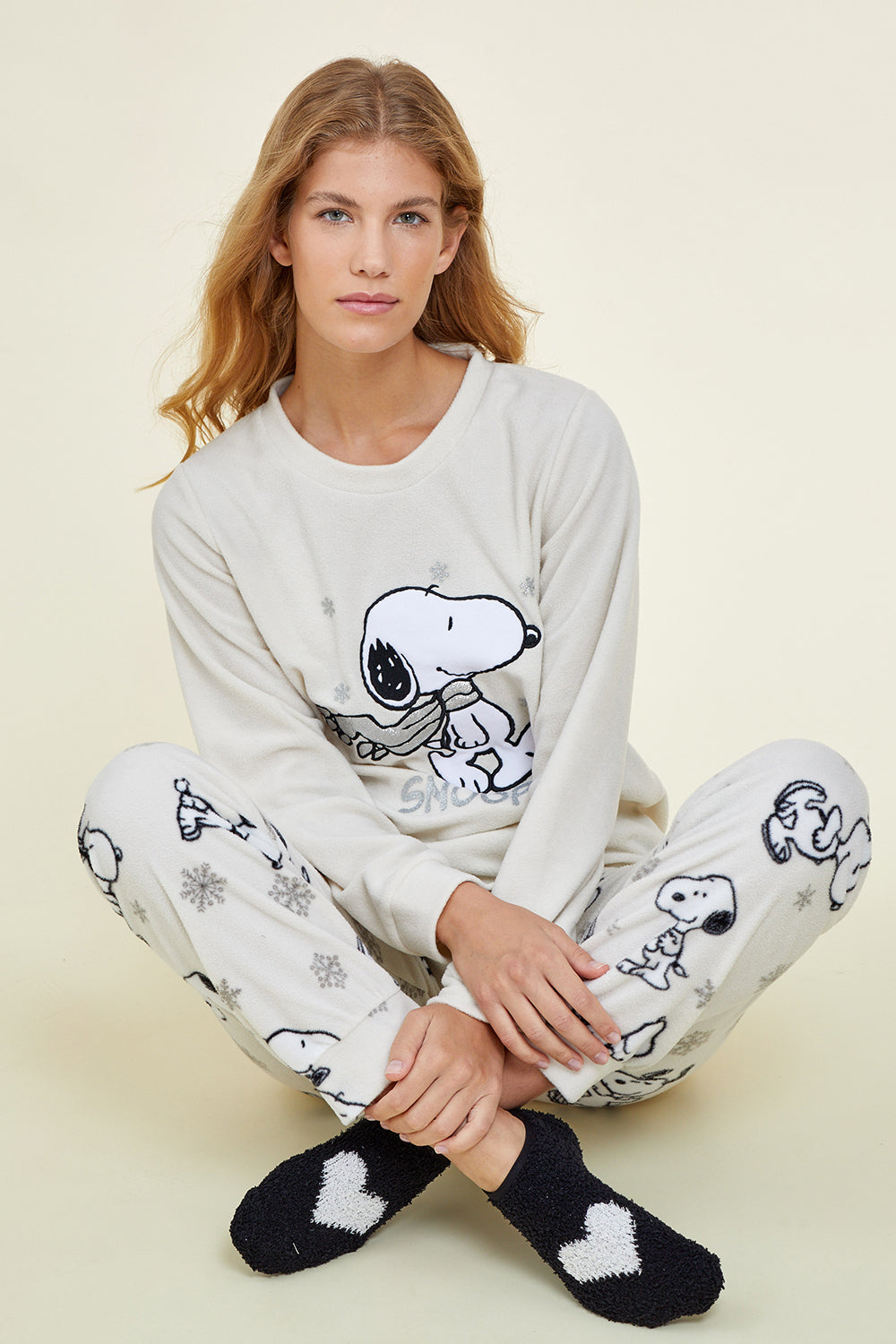 סט פיג'מה מיקרופליז עם הדפס סנופי