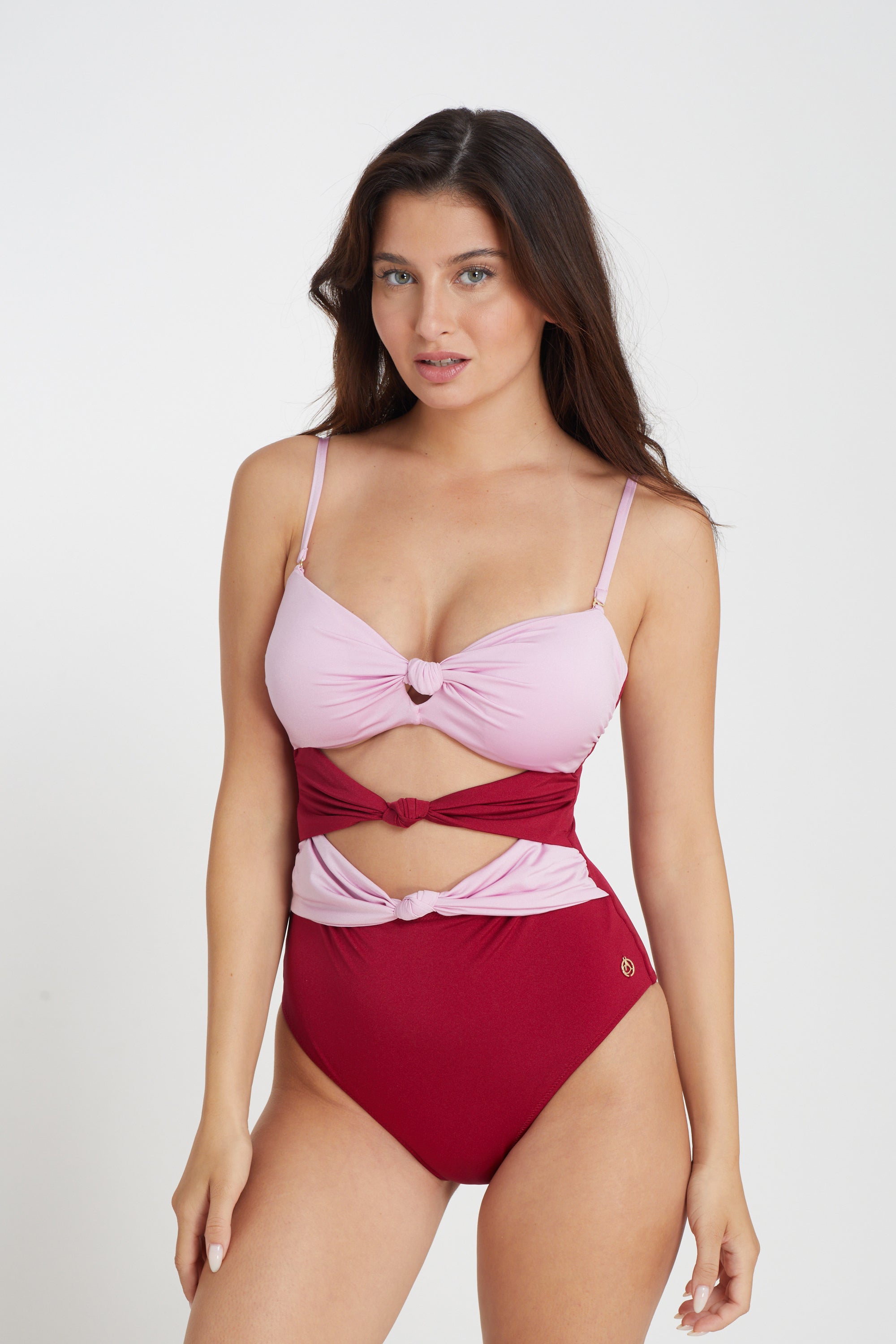 בגד ים שלם פתחים