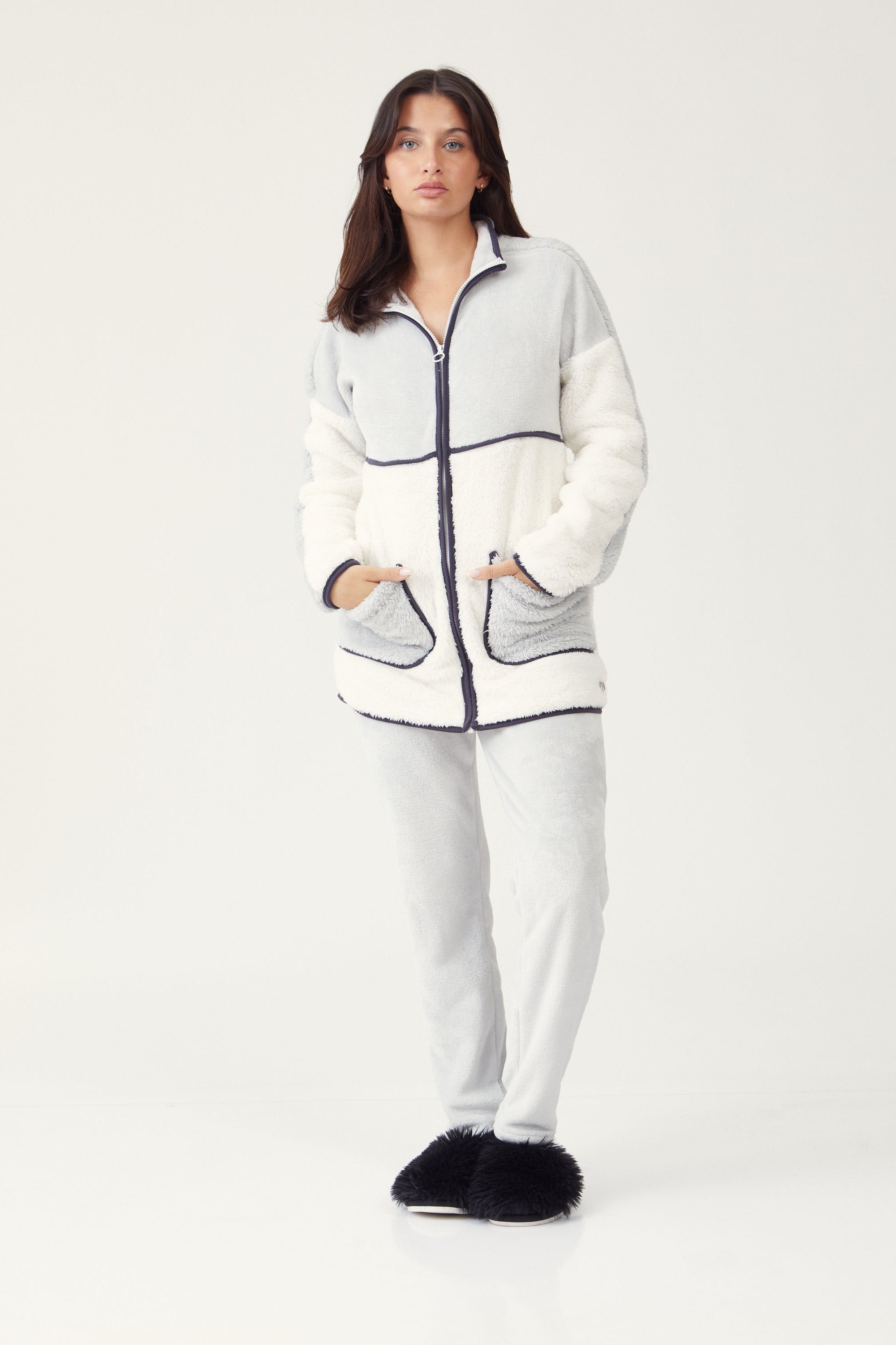 חליפת פנאי פלאפי עם ריצ'רץ