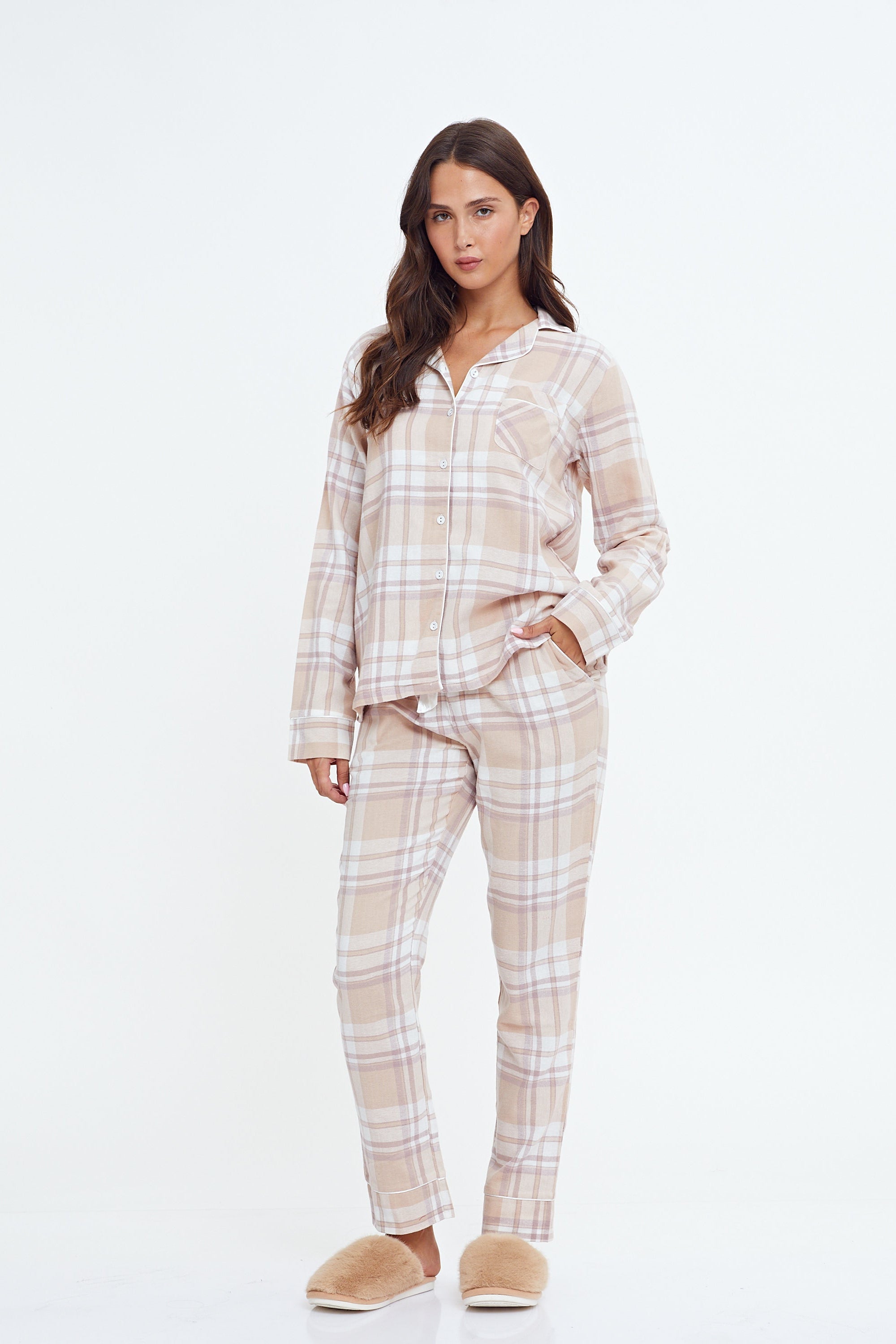 פיג'מה מכופתרת משבצות