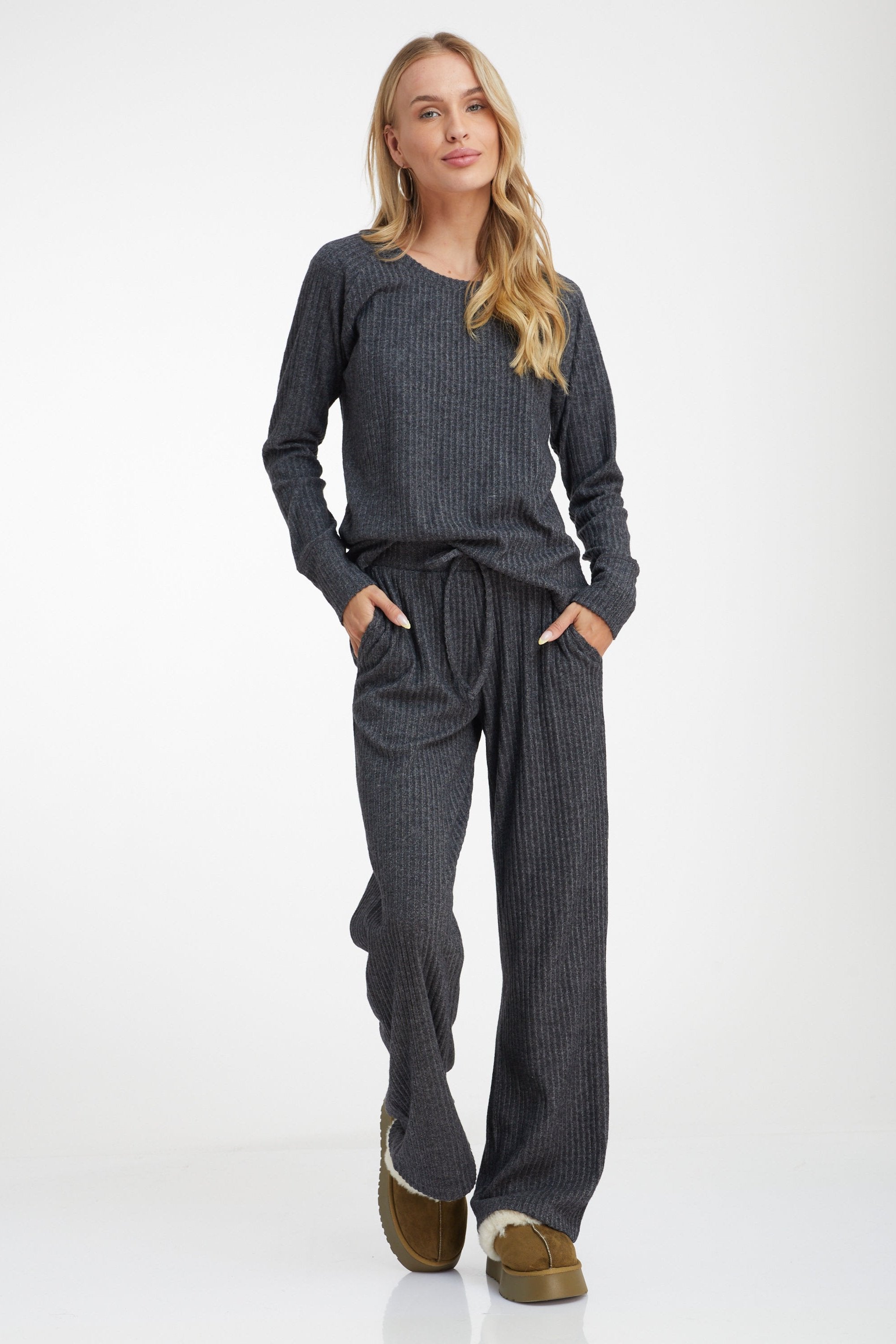 חליפת פנאי ריב