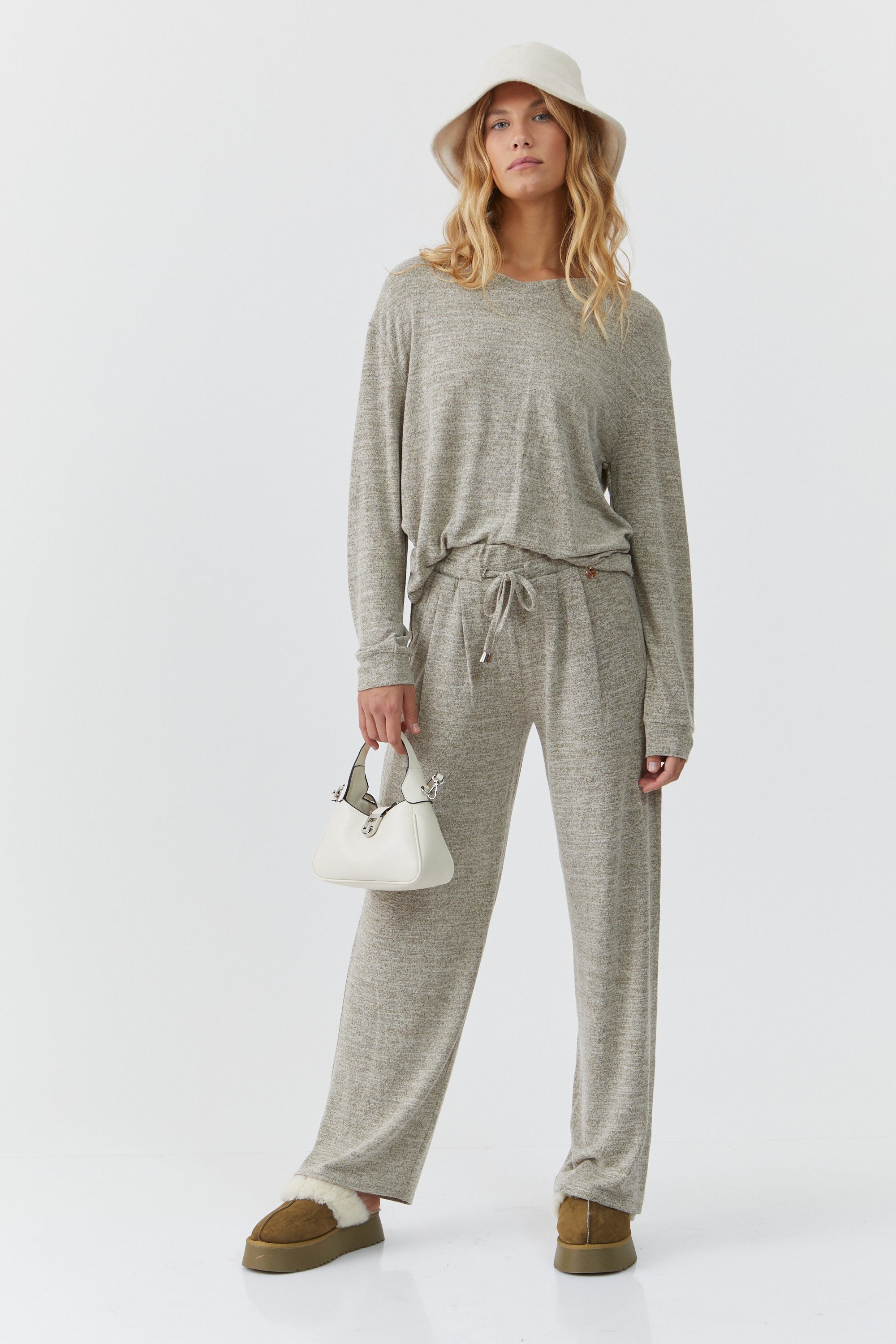 סט חליפת פנאי