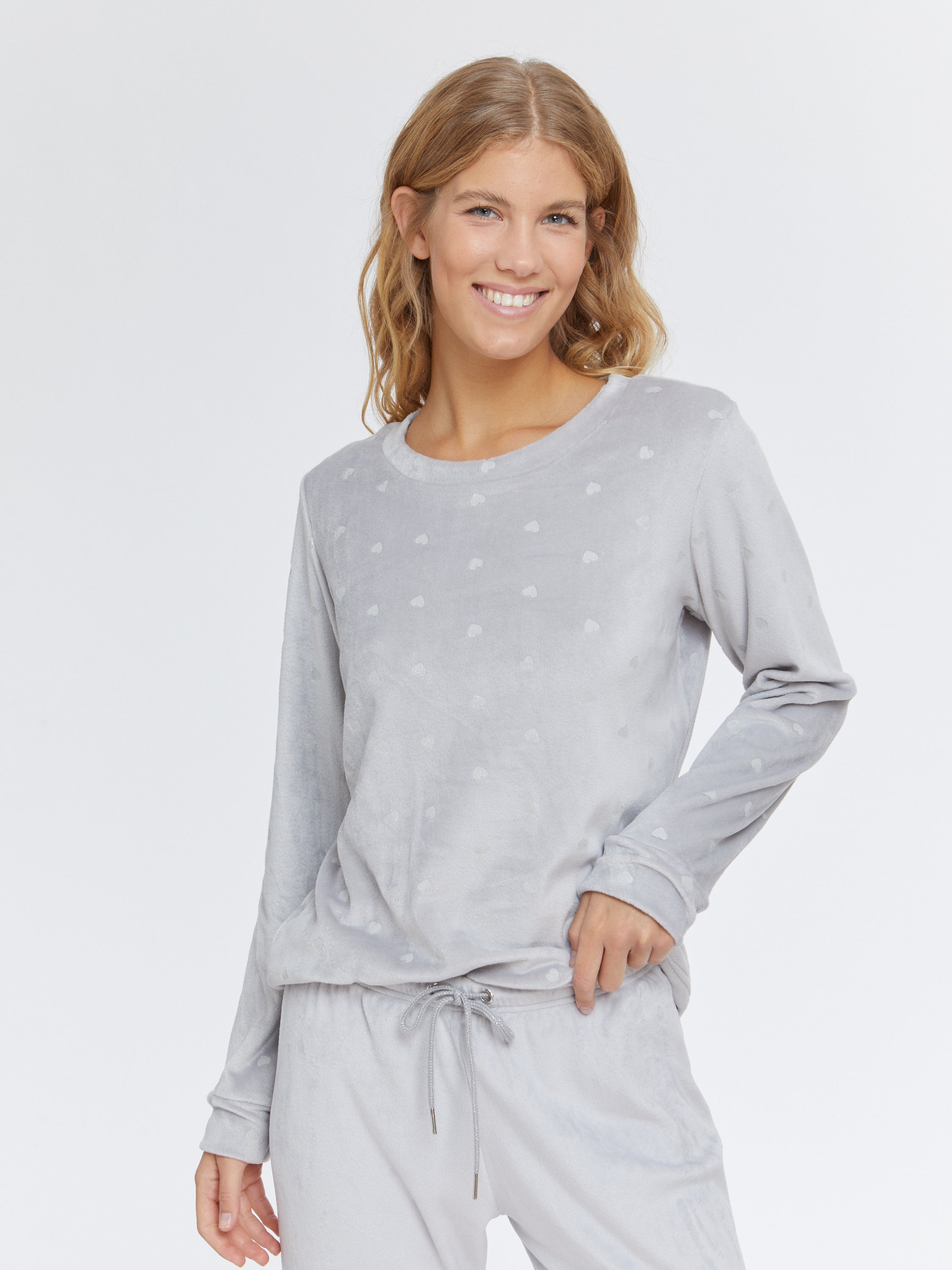 סט פיג'מת קטיפה עם לבבות נוצצים