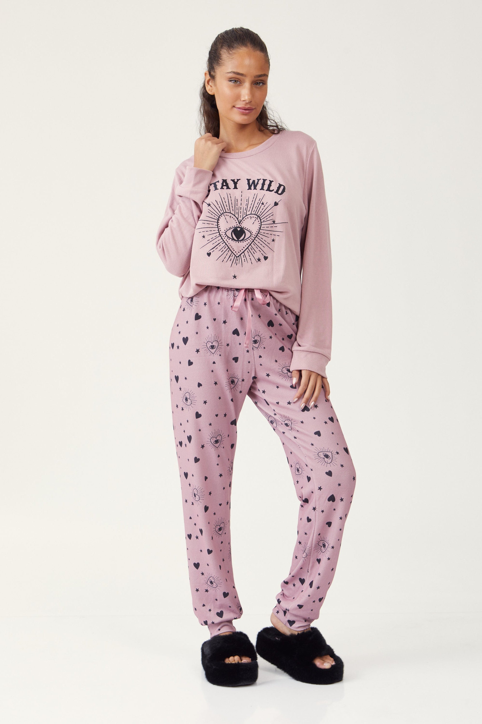 סט פיג'מה האצ'י