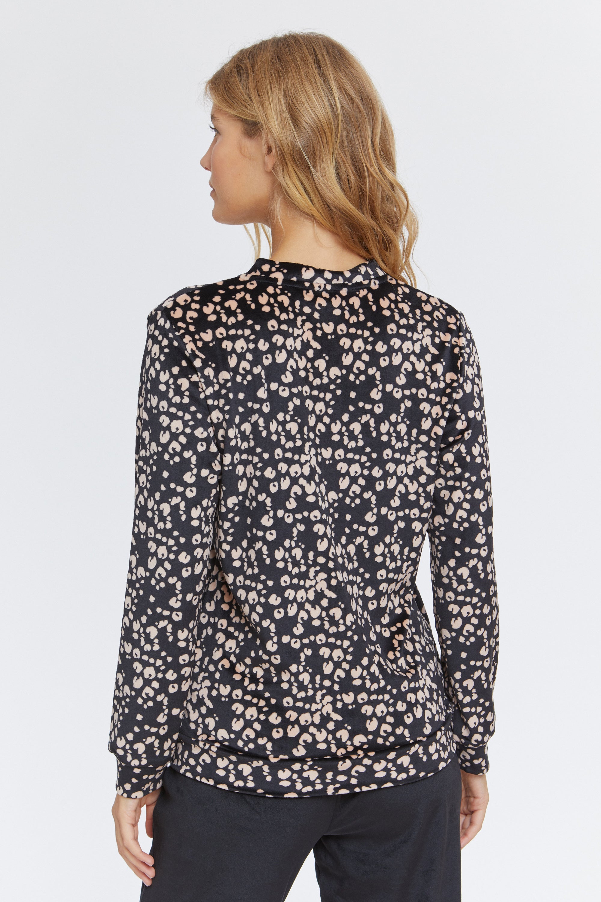 חליפת פנאי לאופרד