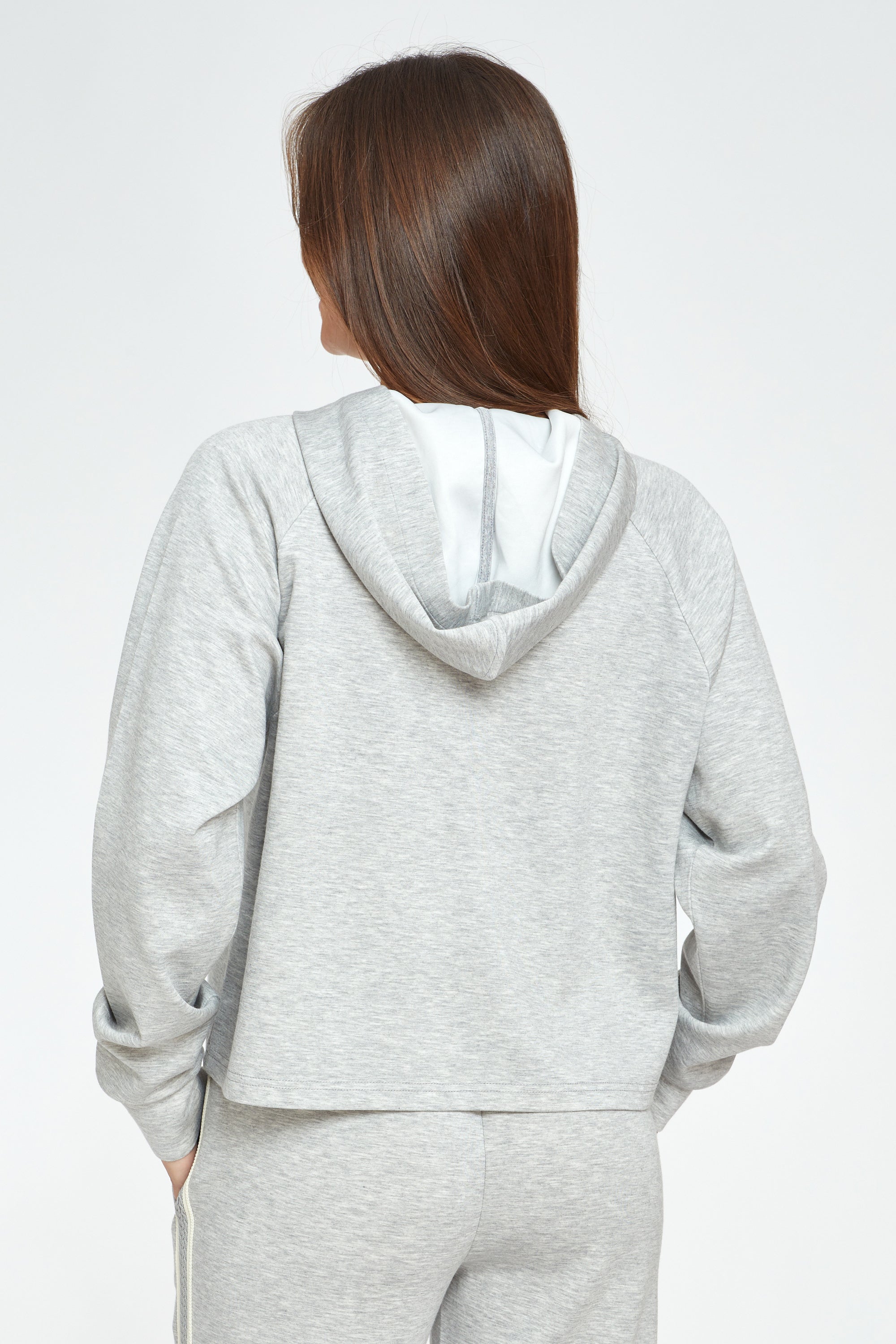 חליפת פנאי שרוך קידמי עם כובע