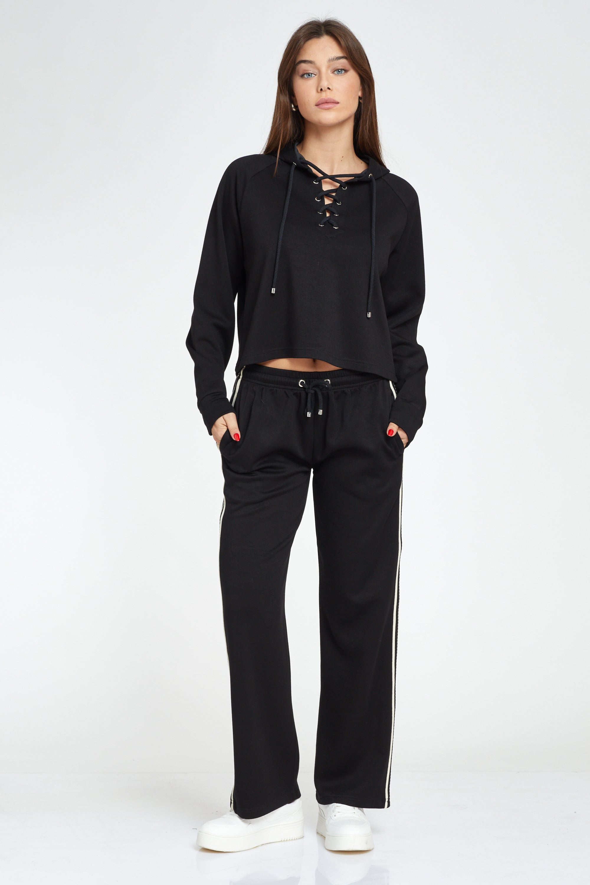 חליפת פנאי שרוך קידמי עם כובע