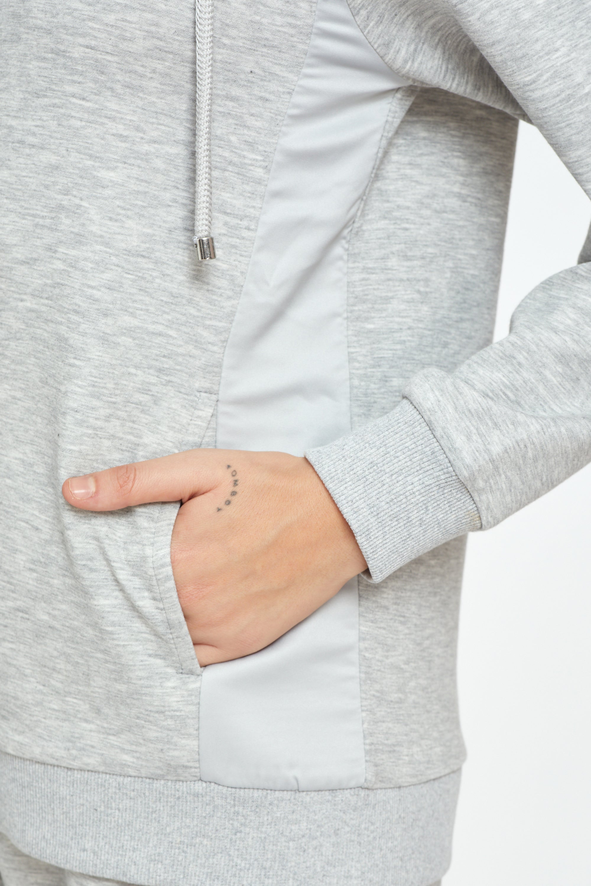 חליפת פנאי ריצ'רץ' עם כובע