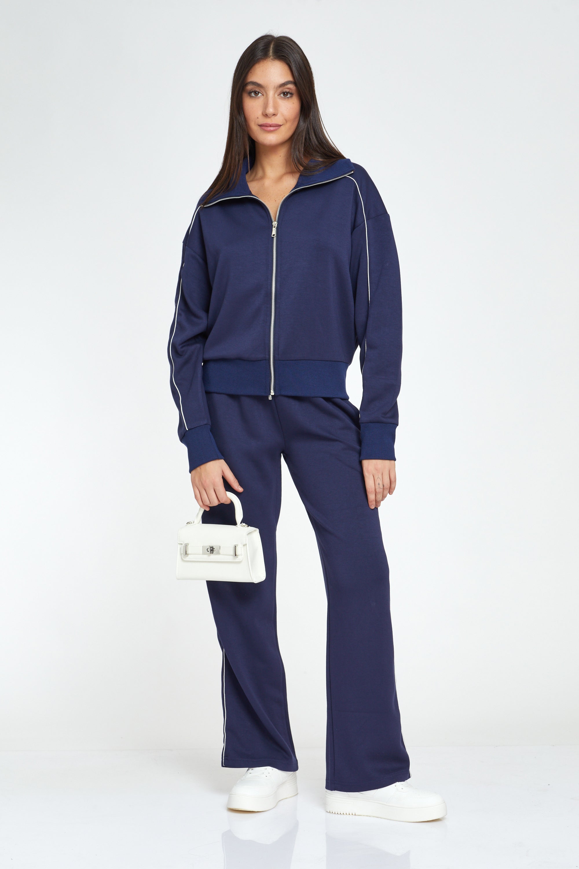 חליפת פנאי צוואר גבוה בלי כיסים