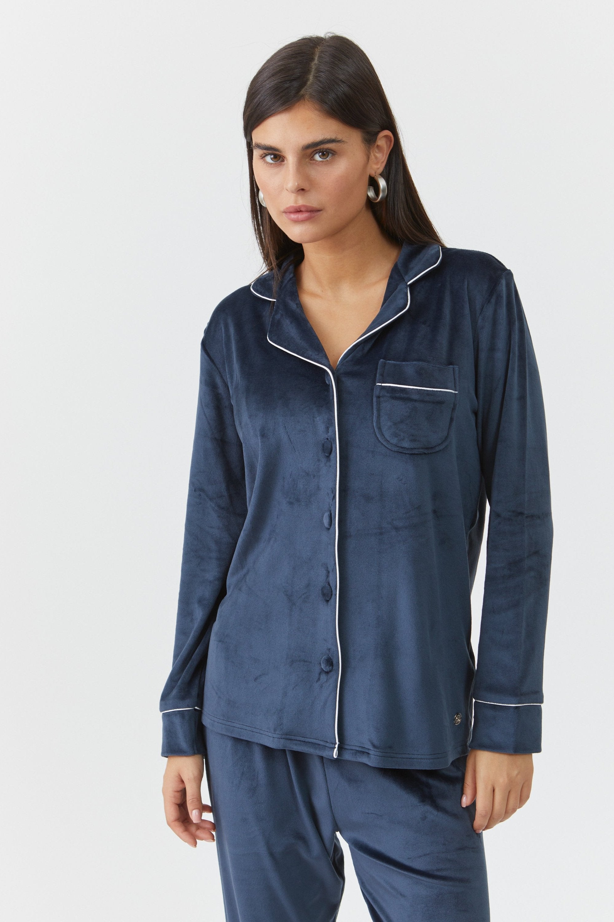 חליפת פנאי פס חיצוני לבן קטיפה