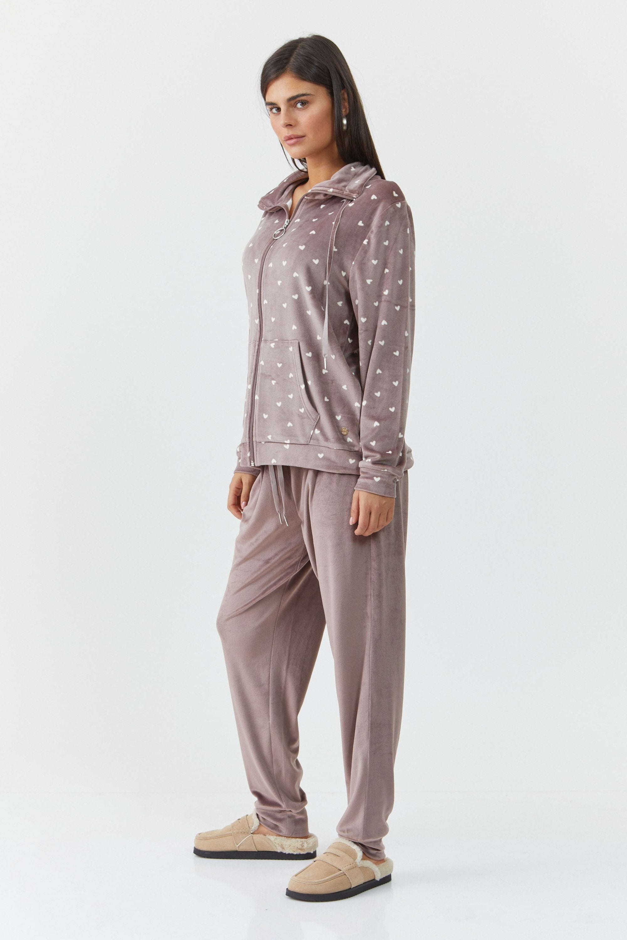 חליפת פנאי ריצ'רץ' לבבות קטיפה