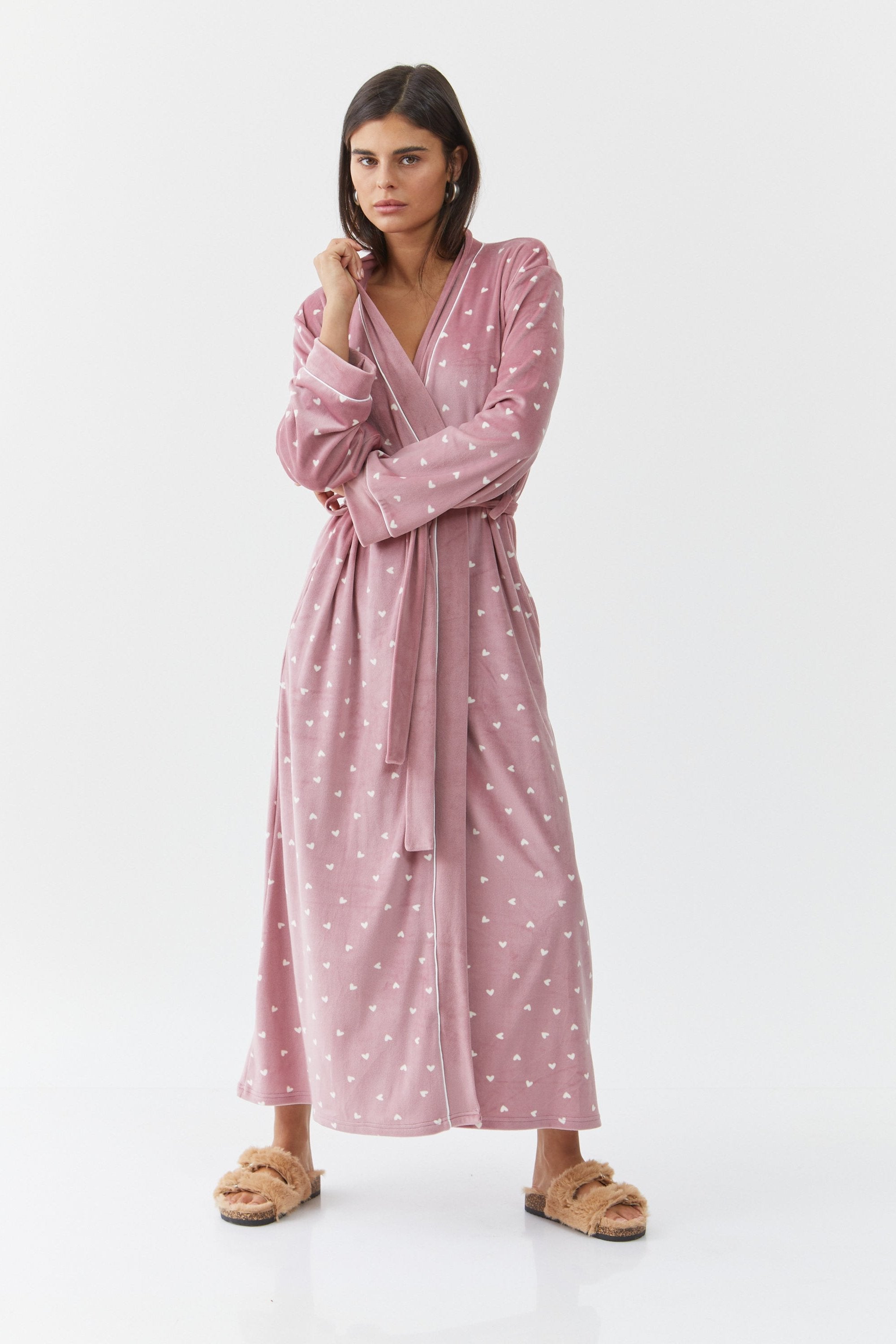 חלוק לבבות קטיפה