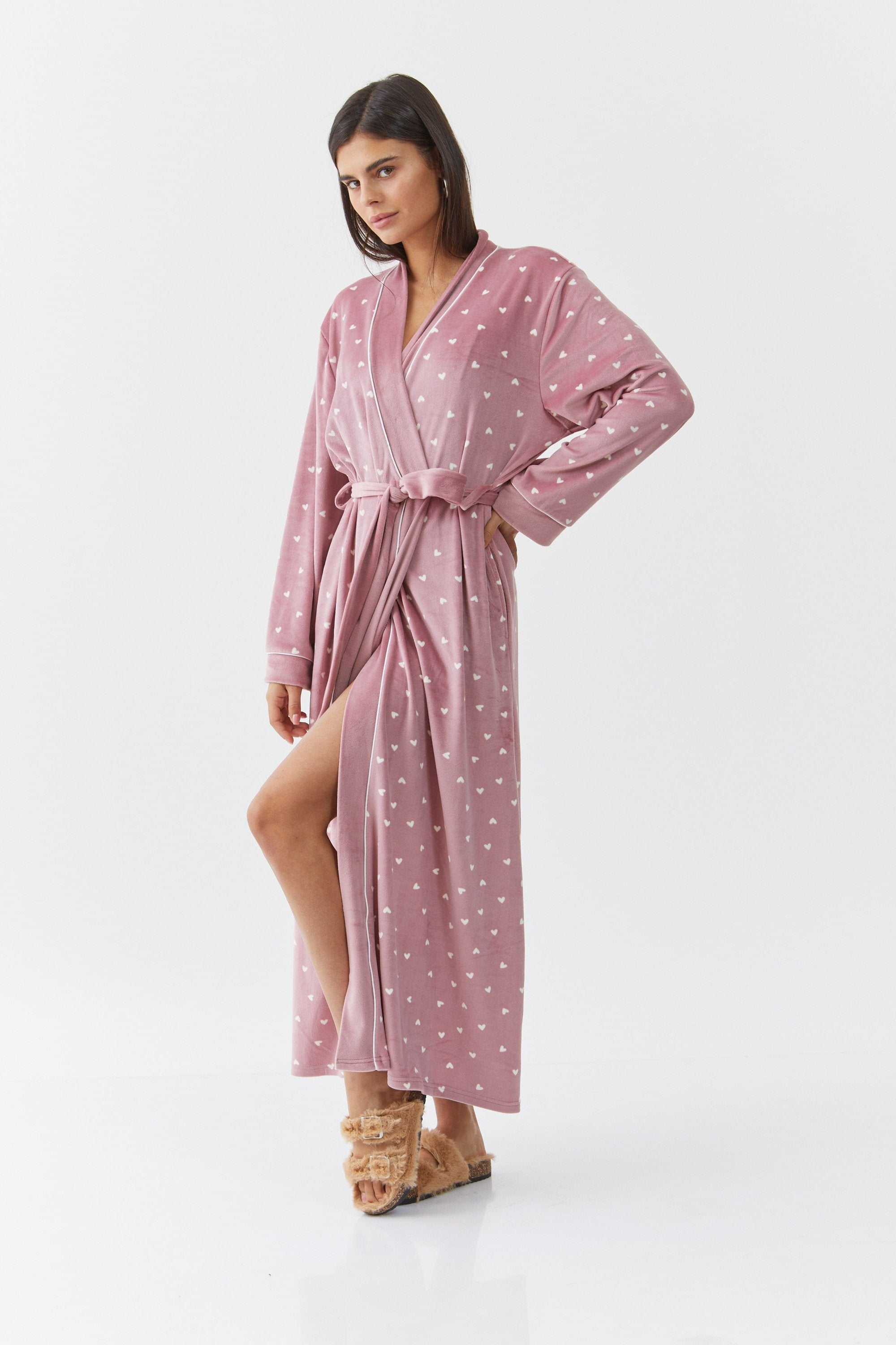 חלוק לבבות קטיפה