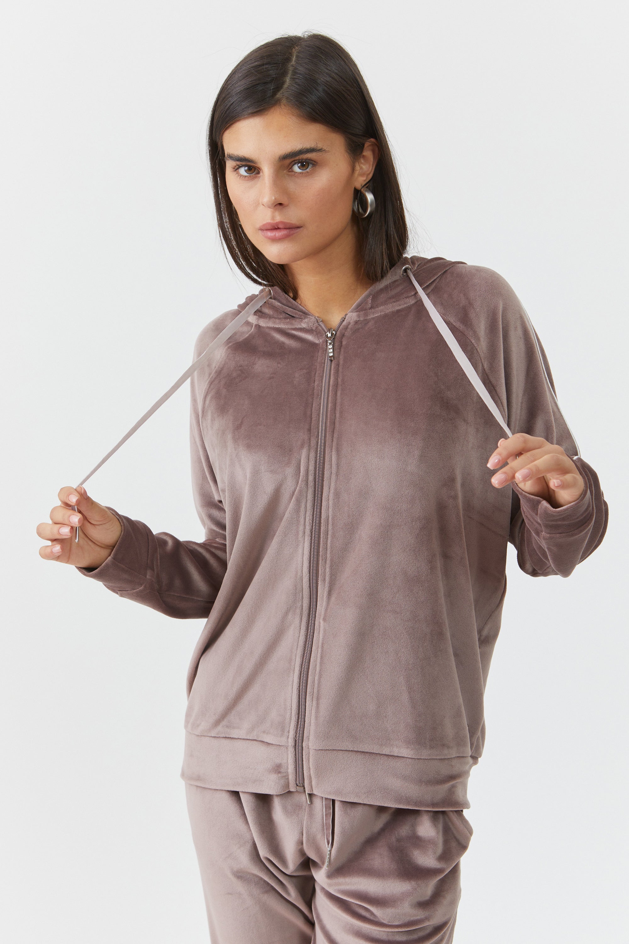 חליפת פנאי קפוצ'ון קטיפה