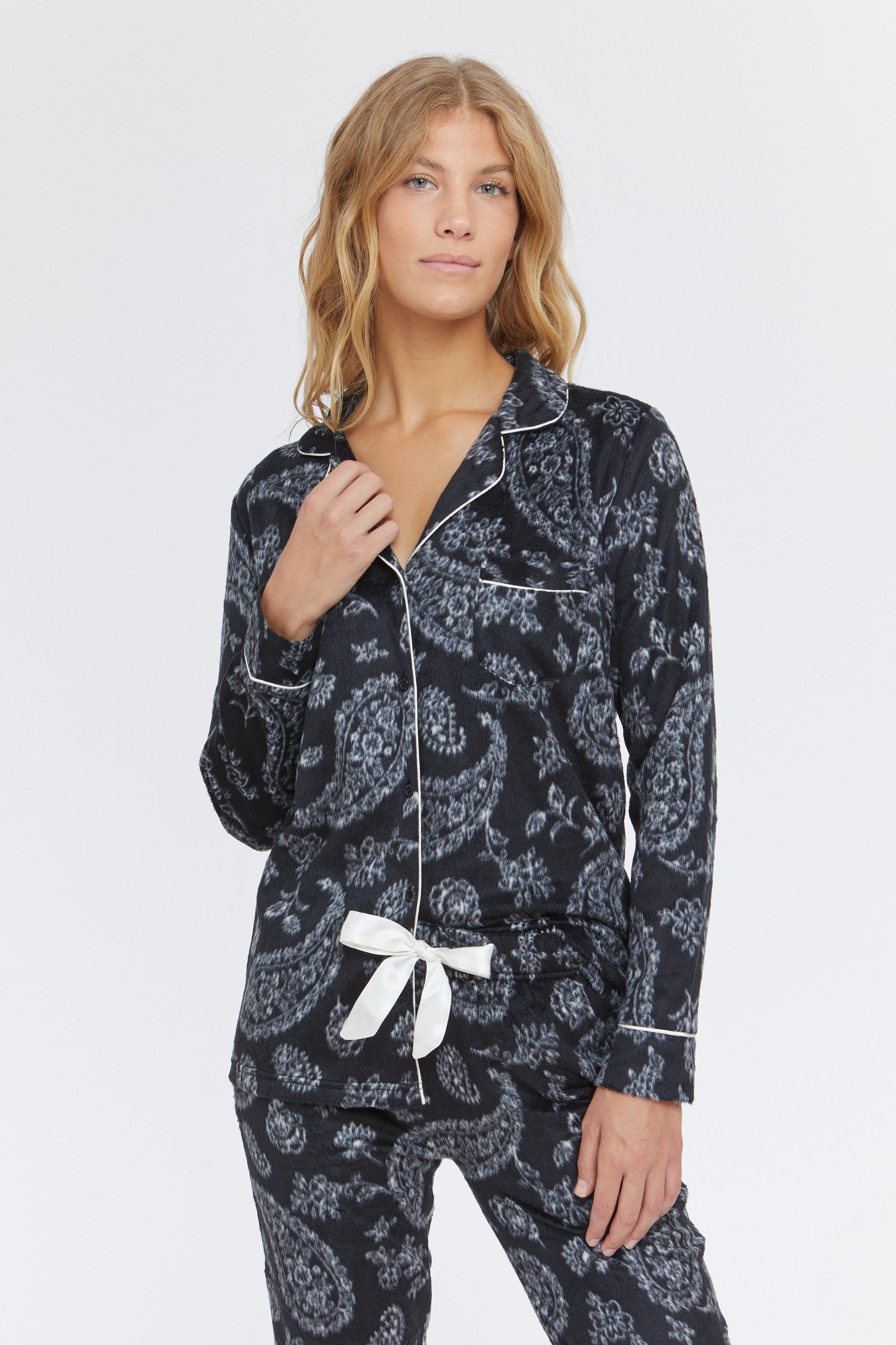 פיג'מה מכופתרת פייזלי מינק