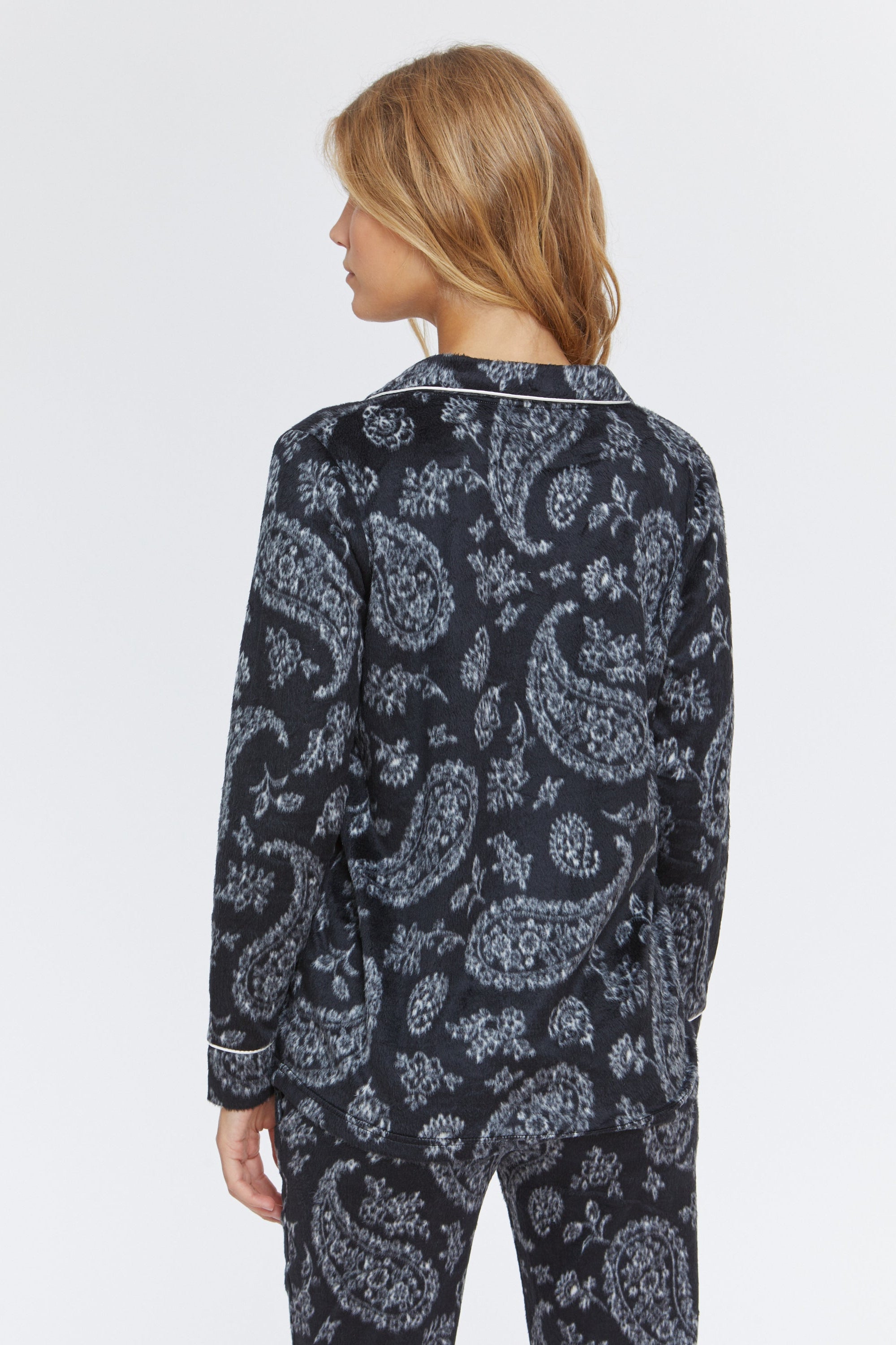 פיג'מה מכופתרת פייזלי מינק