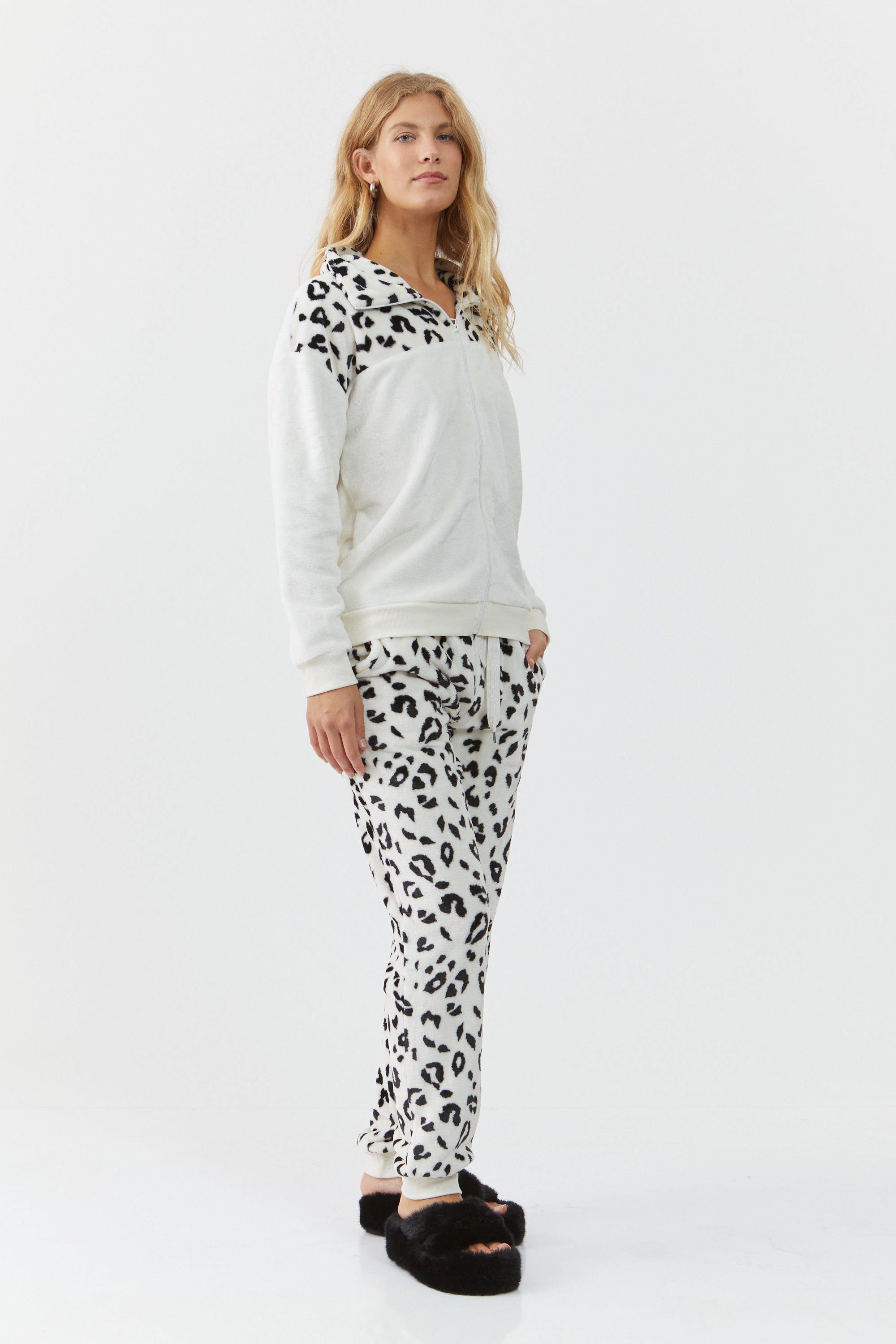 סט חליפת פנאי פלאפי טייגר