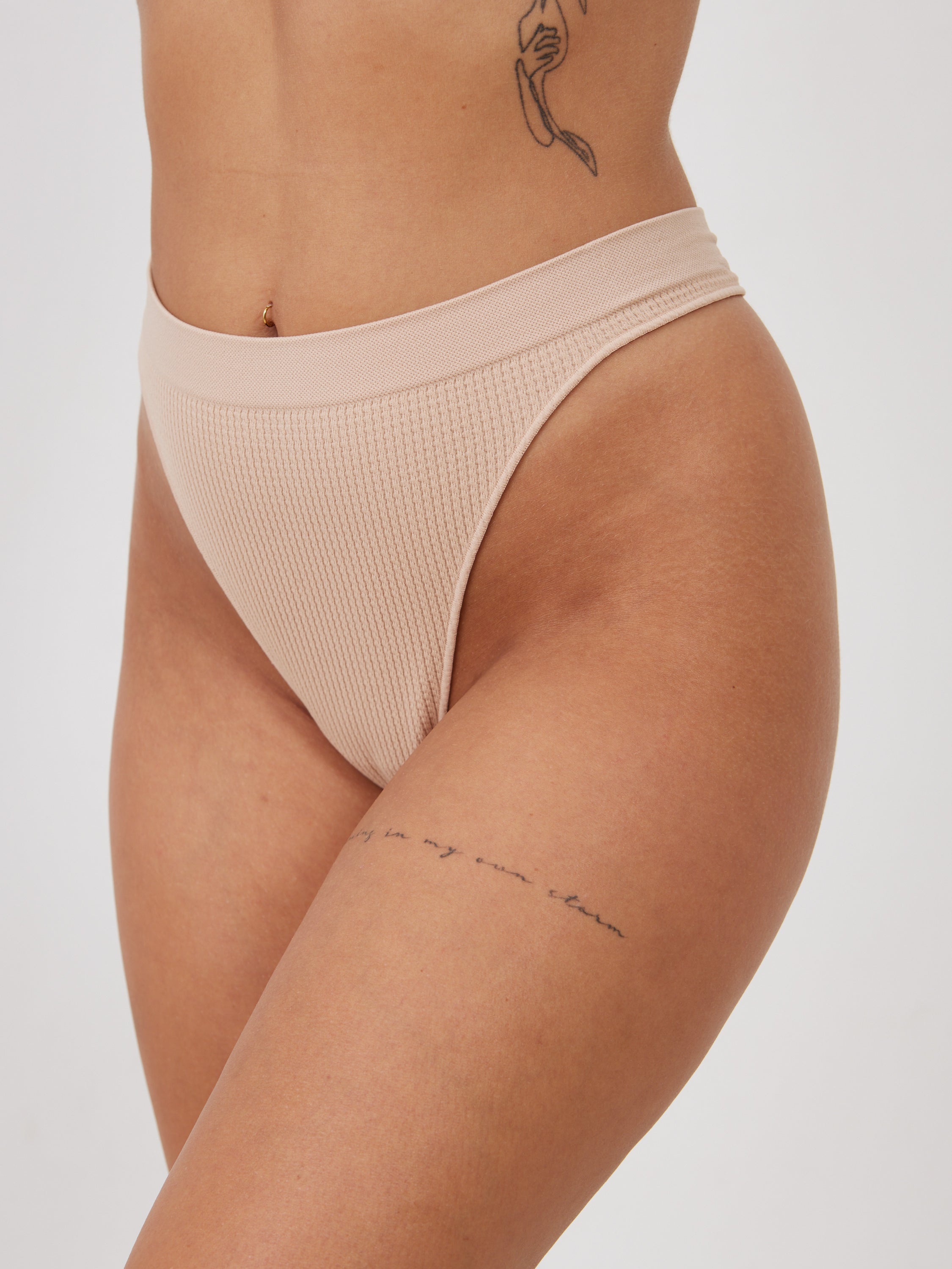 תחתון חוטיני וופל