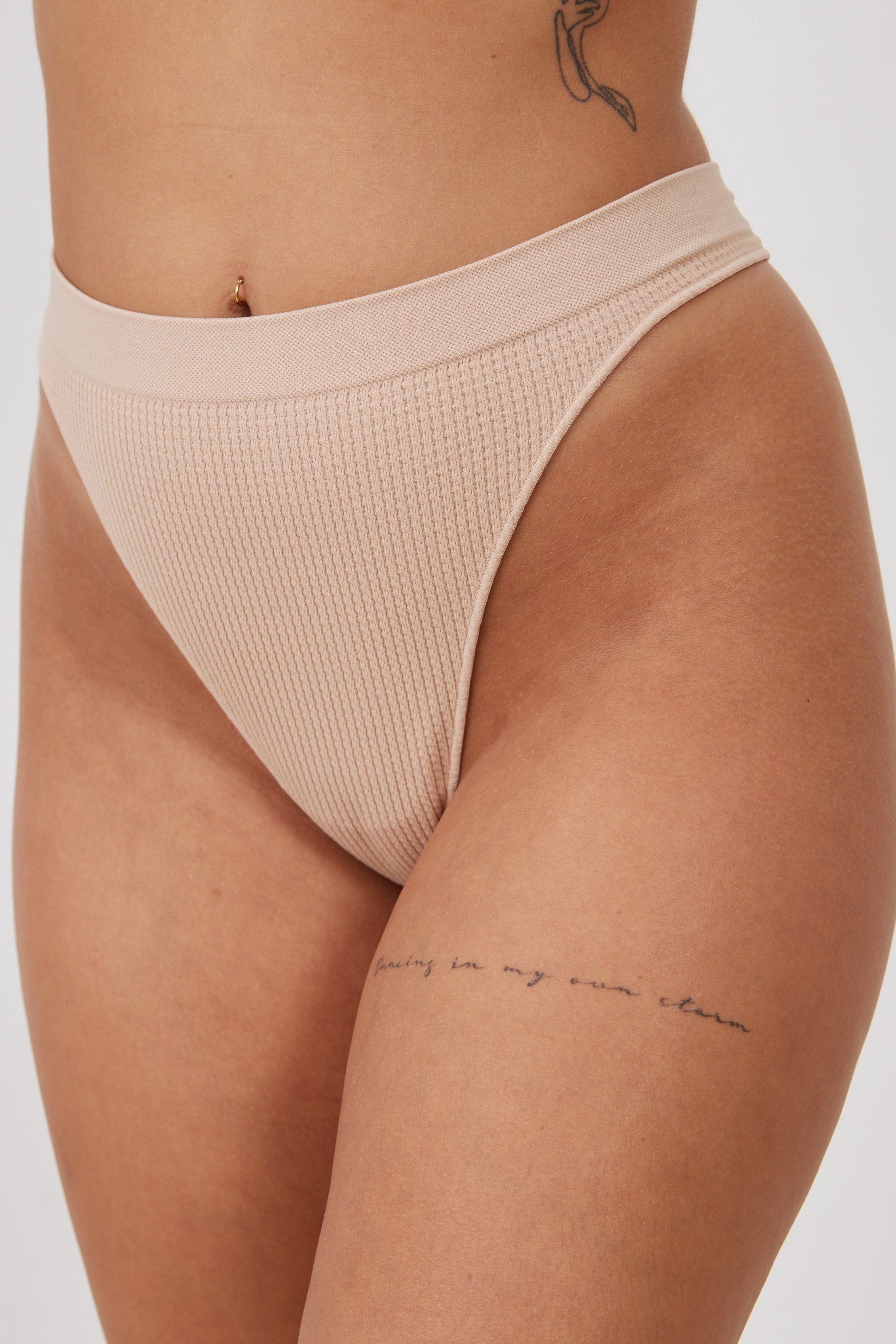 תחתון חוטיני וופל