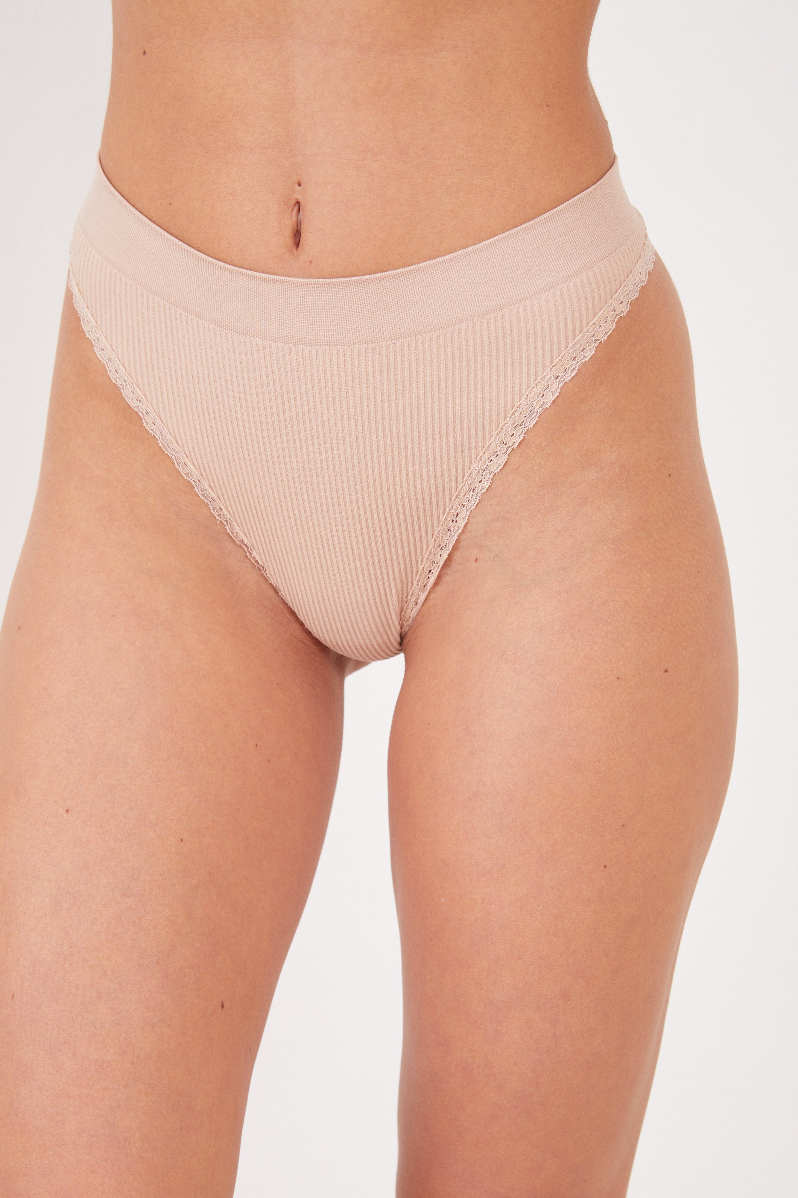 תחתון חוטיני סימלס ריב