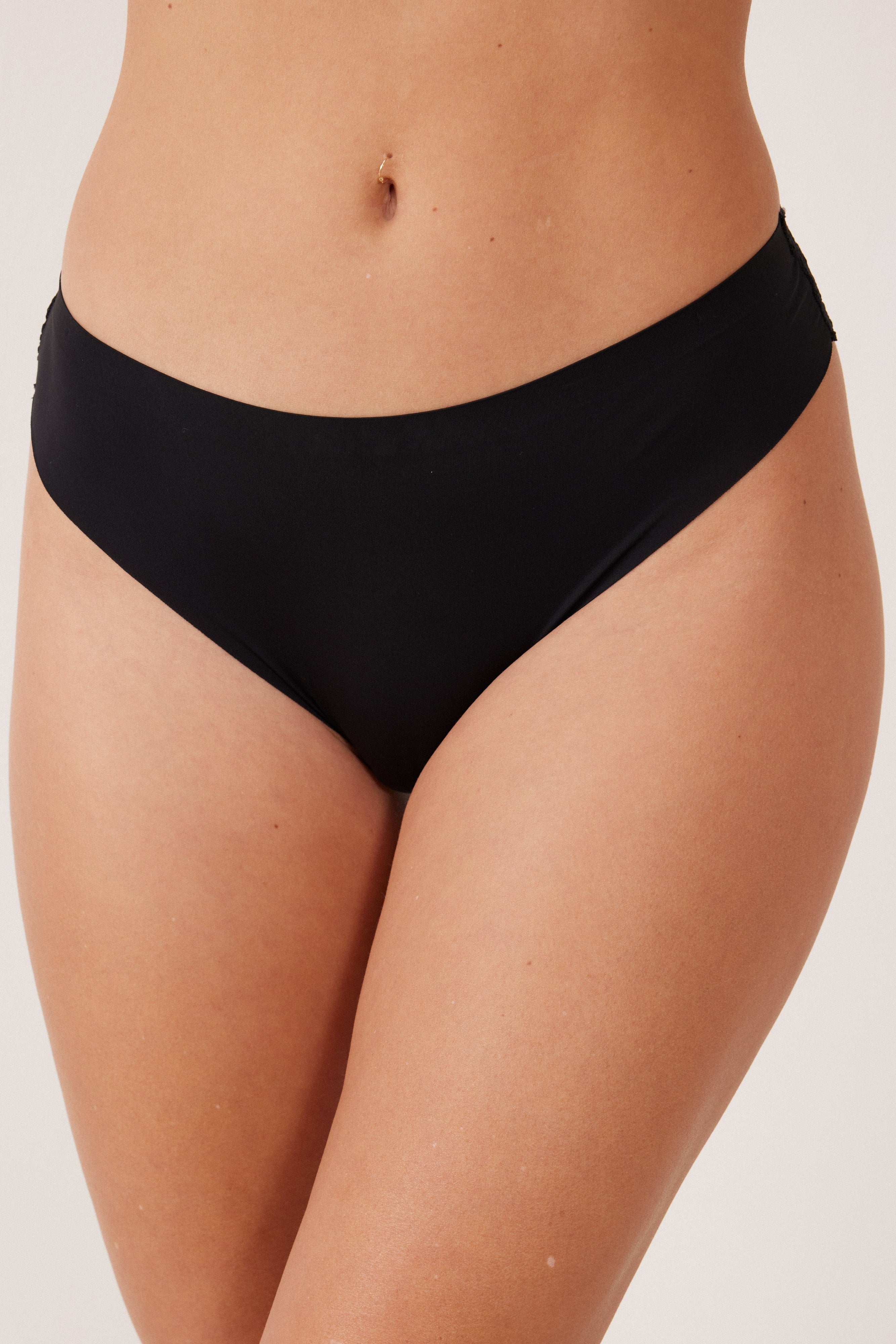 תחתון חוטיני מיקרו ותחרה ROSE