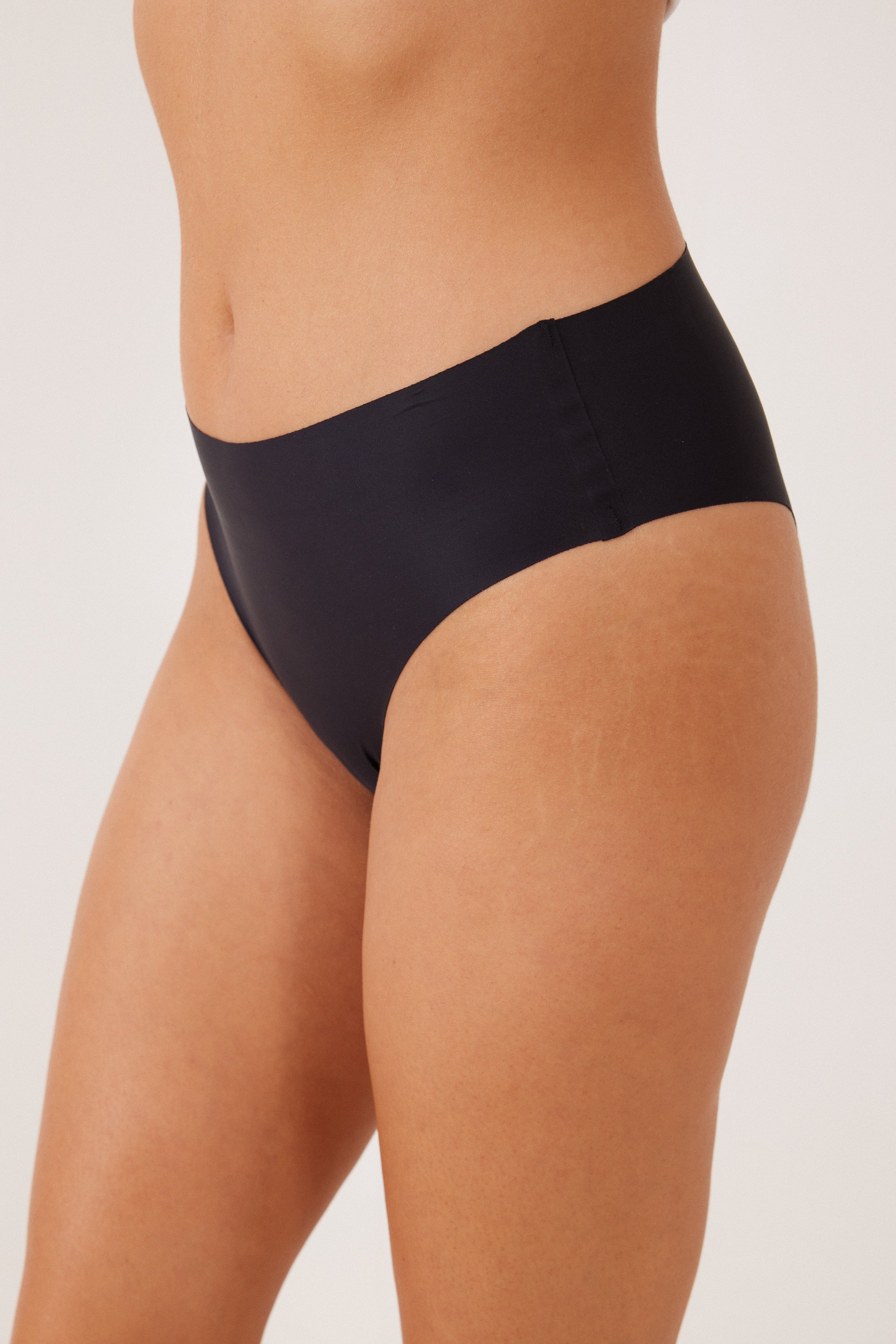 תחתון ברזילאי ללא תפר CLEAN CUT