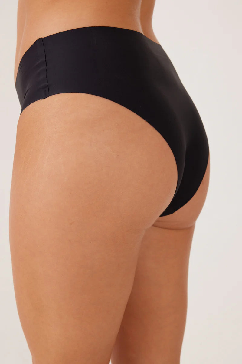 תחתון ברזילאי ללא תפר CLEAN CUT