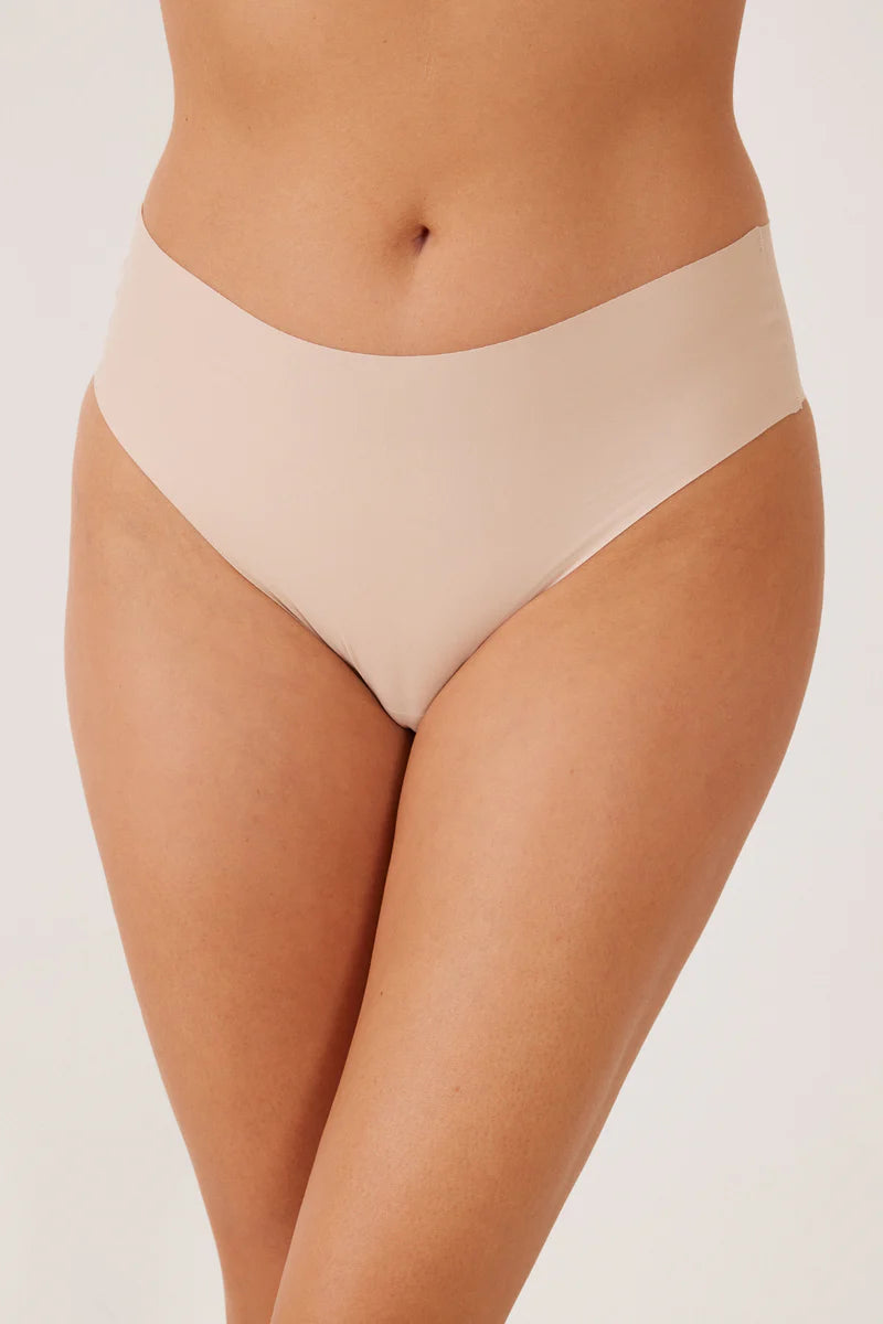 תחתון ברזילאי ללא תפר CLEAN CUT