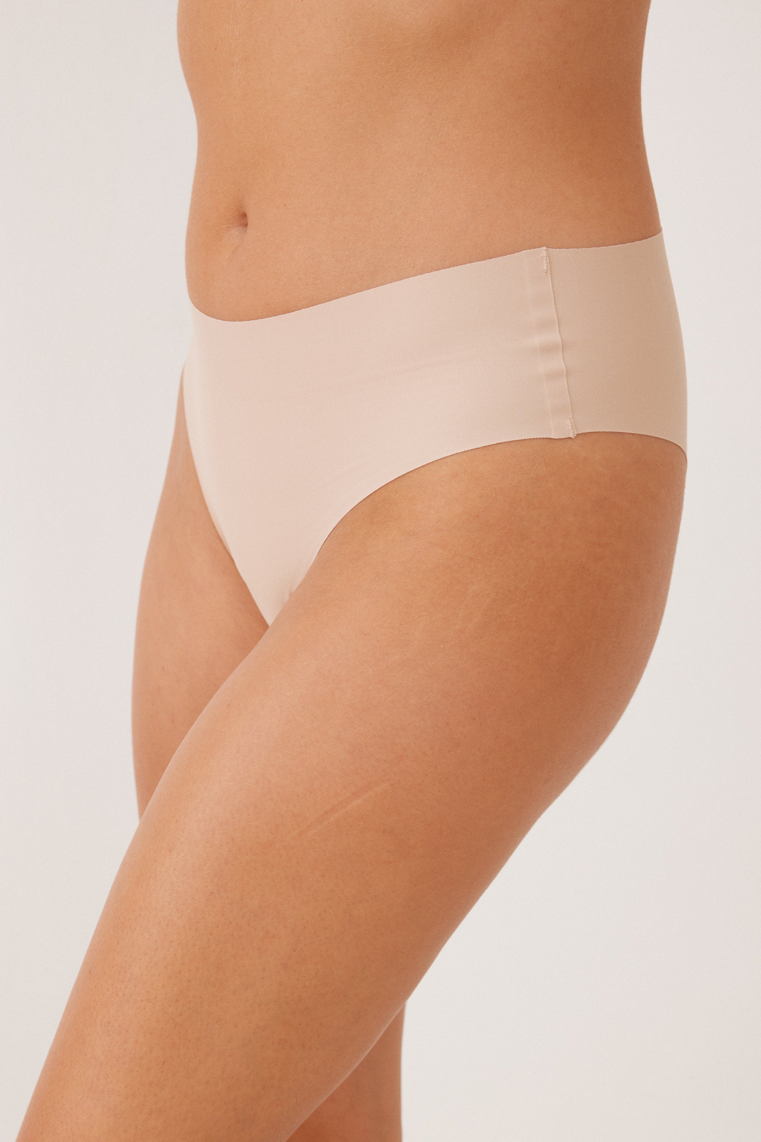 תחתון ברזילאי ללא תפר CLEAN CUT