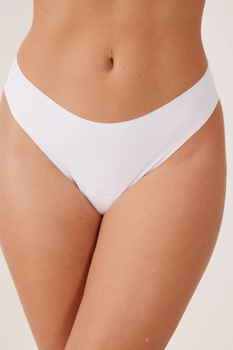 תחתון חוטיני ללא תפר CLEAN CUT