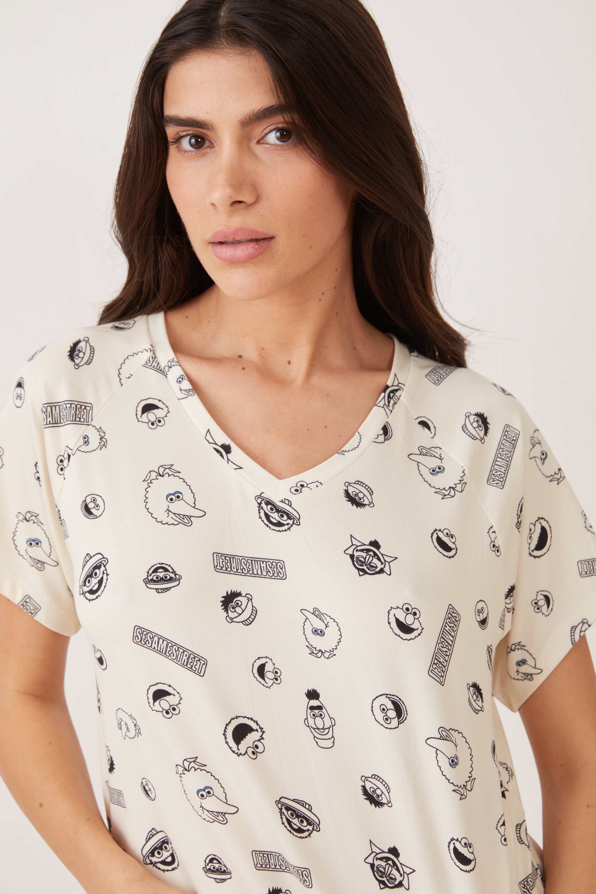 סט פיג'מה קצרה בד יאמי הדפס רח' סומסום