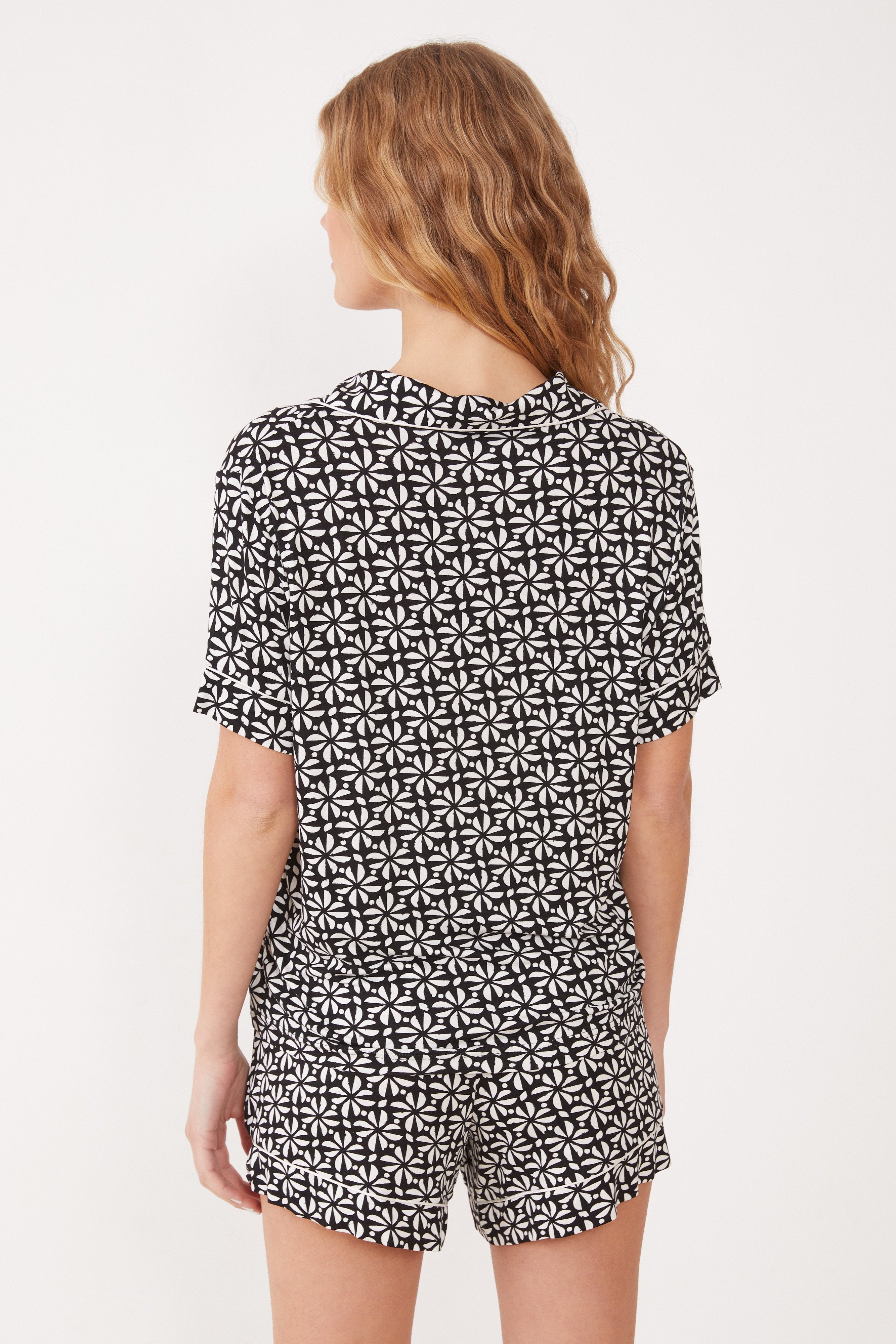 סט פיג'מה ויסקוזה מכופתרת קצרה שחור