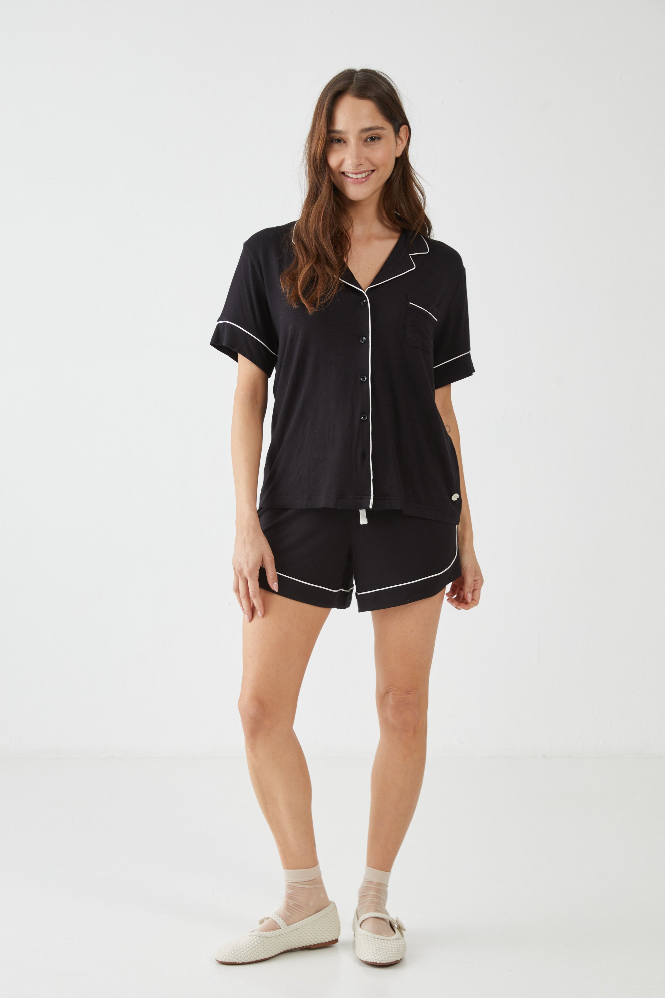 סט פיג'מה מכופתרת קצרה