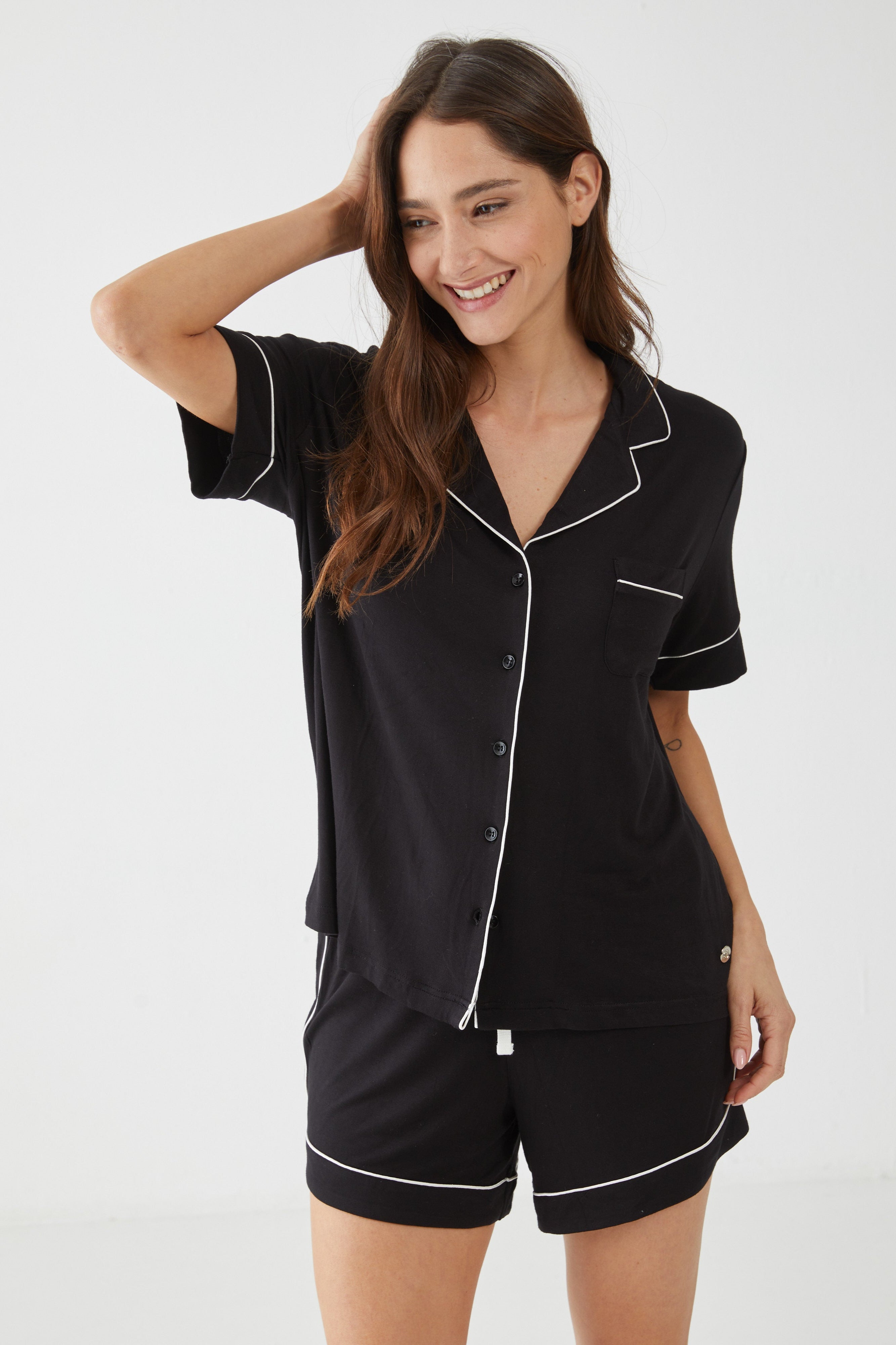 סט פיג'מה מכופתרת קצרה