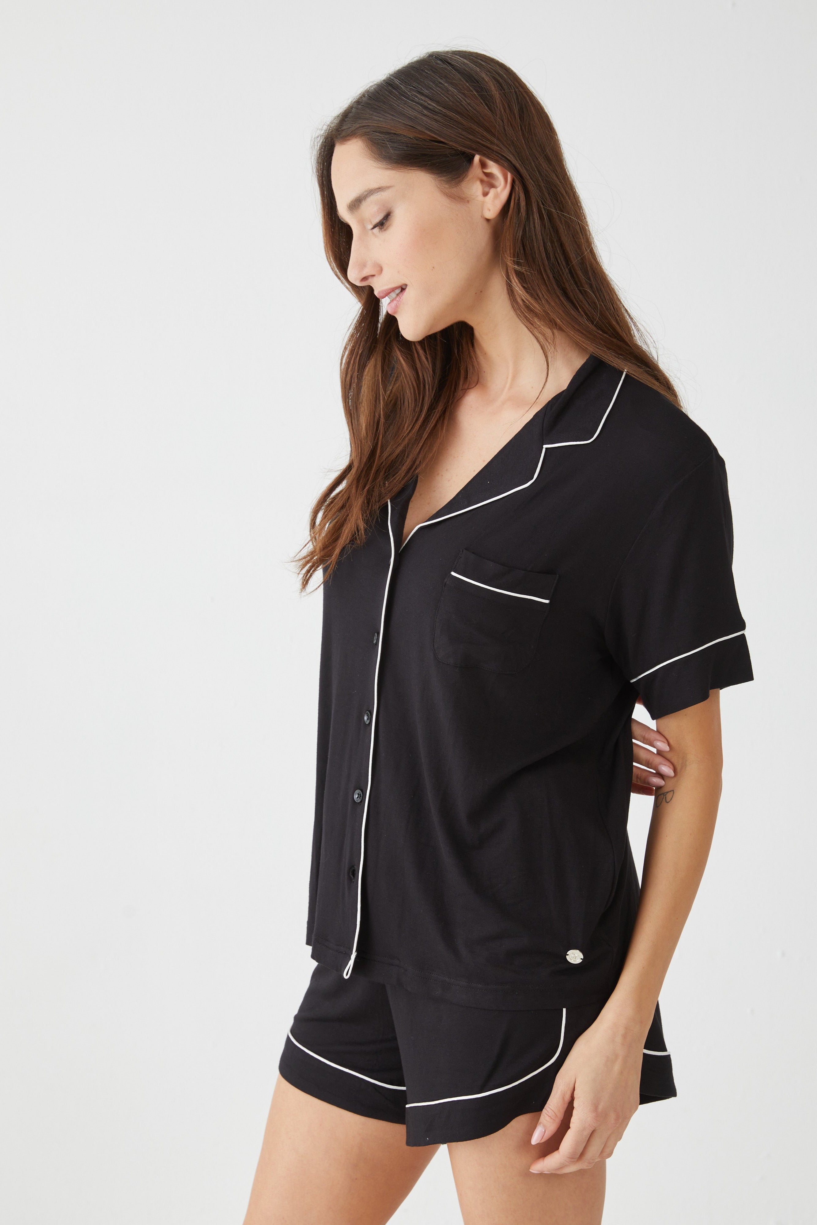 סט פיג'מה מכופתרת קצרה