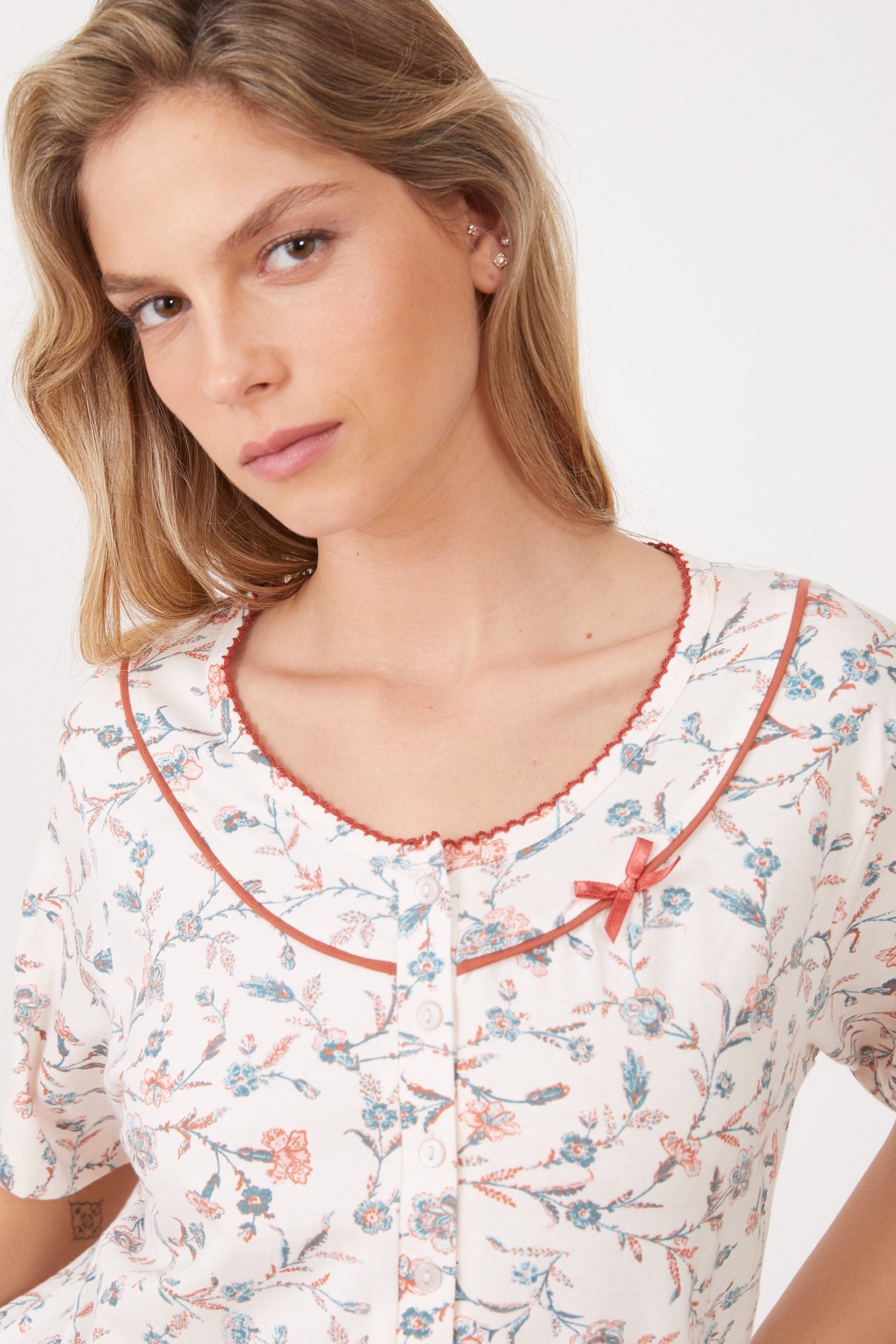 כותונת לילה פרחונית 100% כותנה