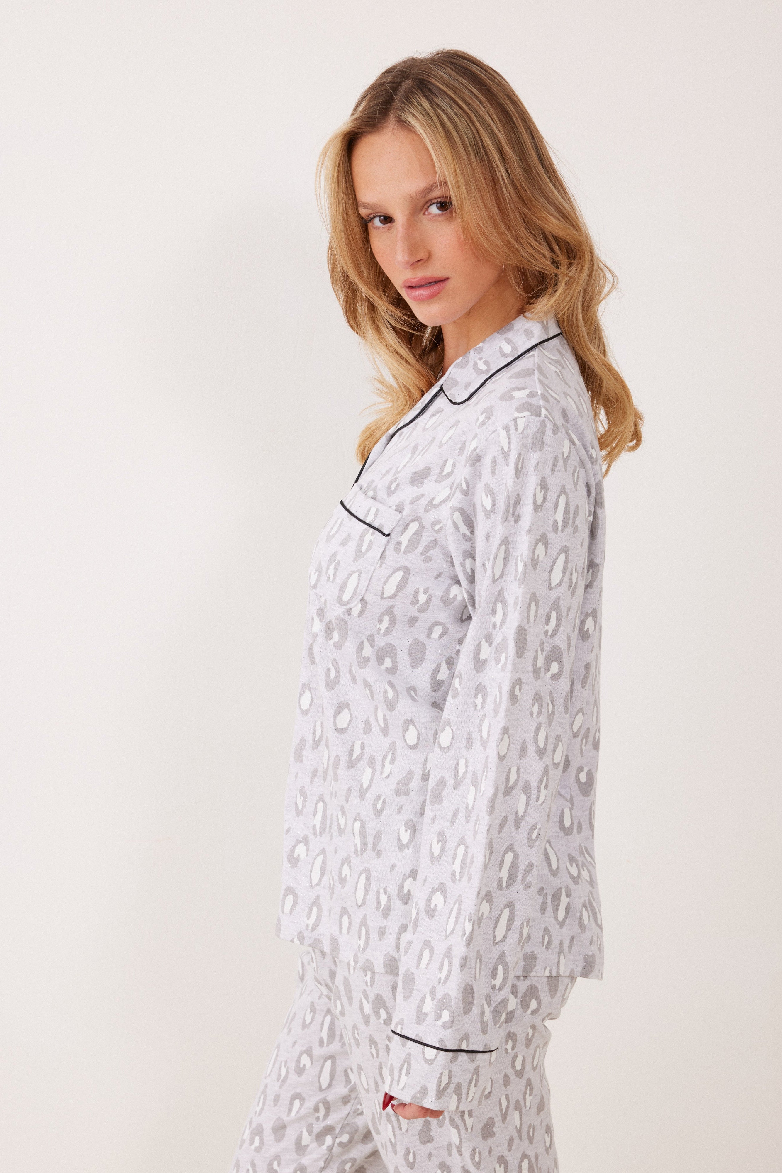 פיג'מה אינטרלוק מכופתרת