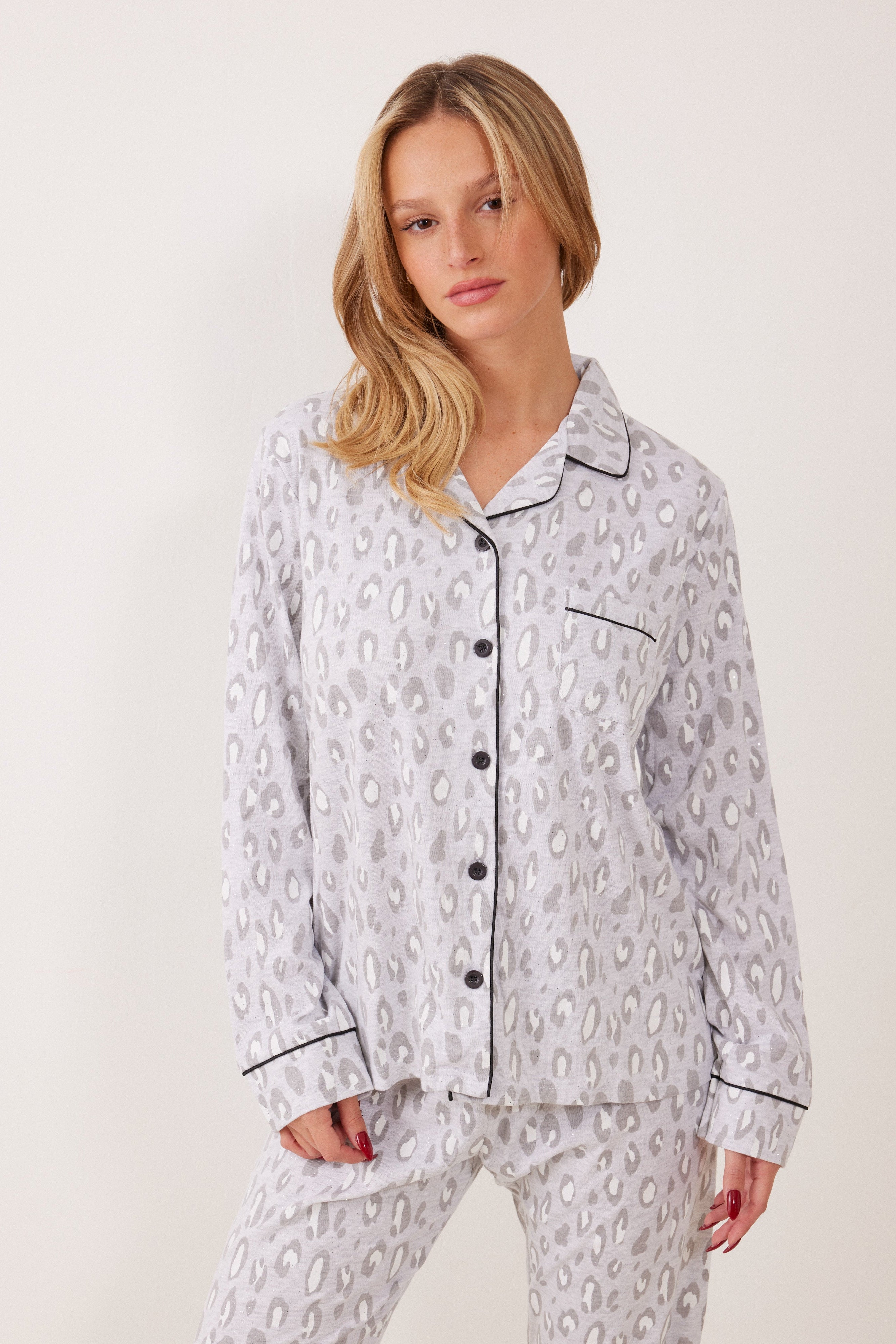 פיג'מה אינטרלוק מכופתרת