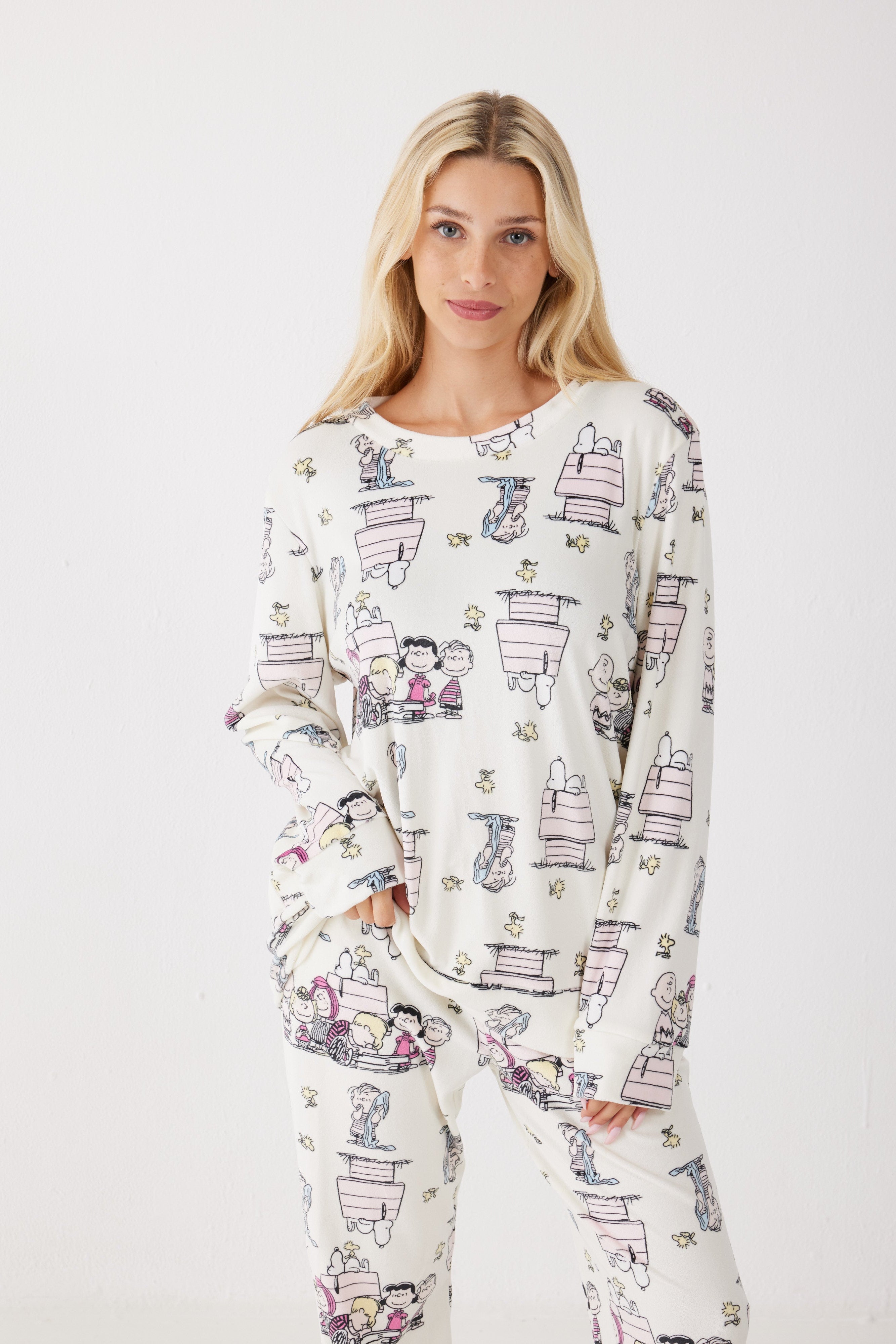 פיג'מה סנופי קטיפה