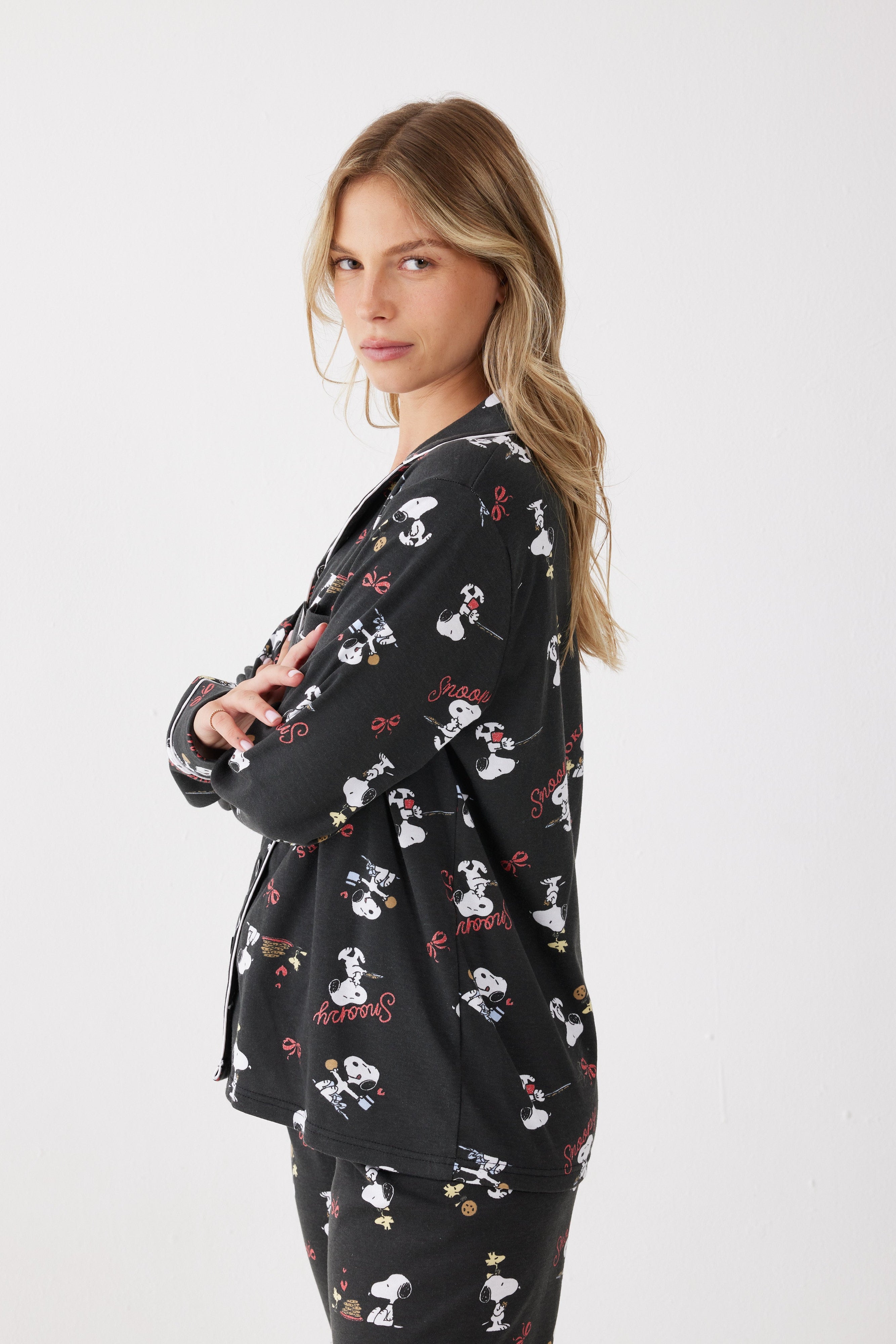 פיג'מה סנופי מכופתרת אינטרלוק