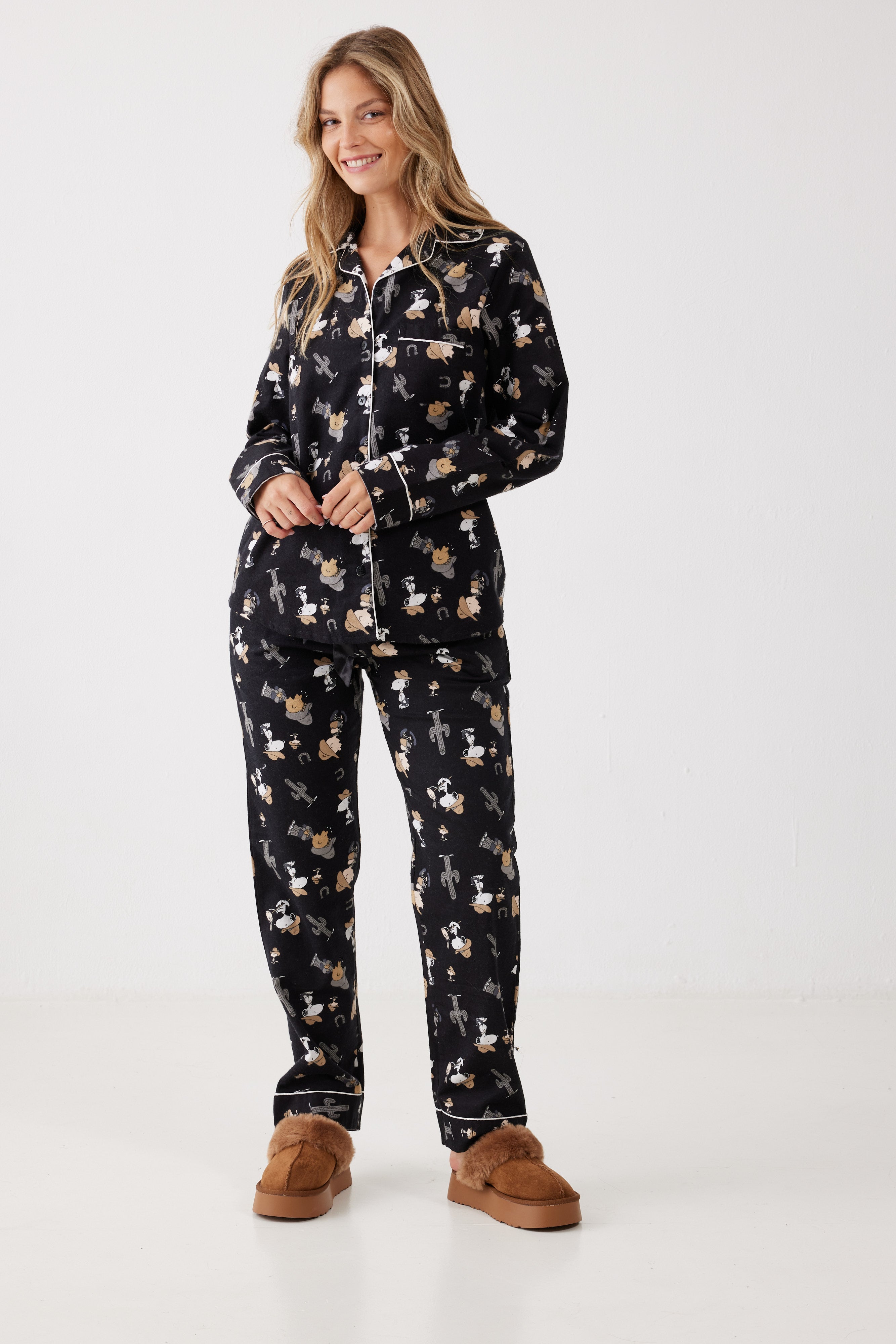 פיג'מה סנופי מכופתרת