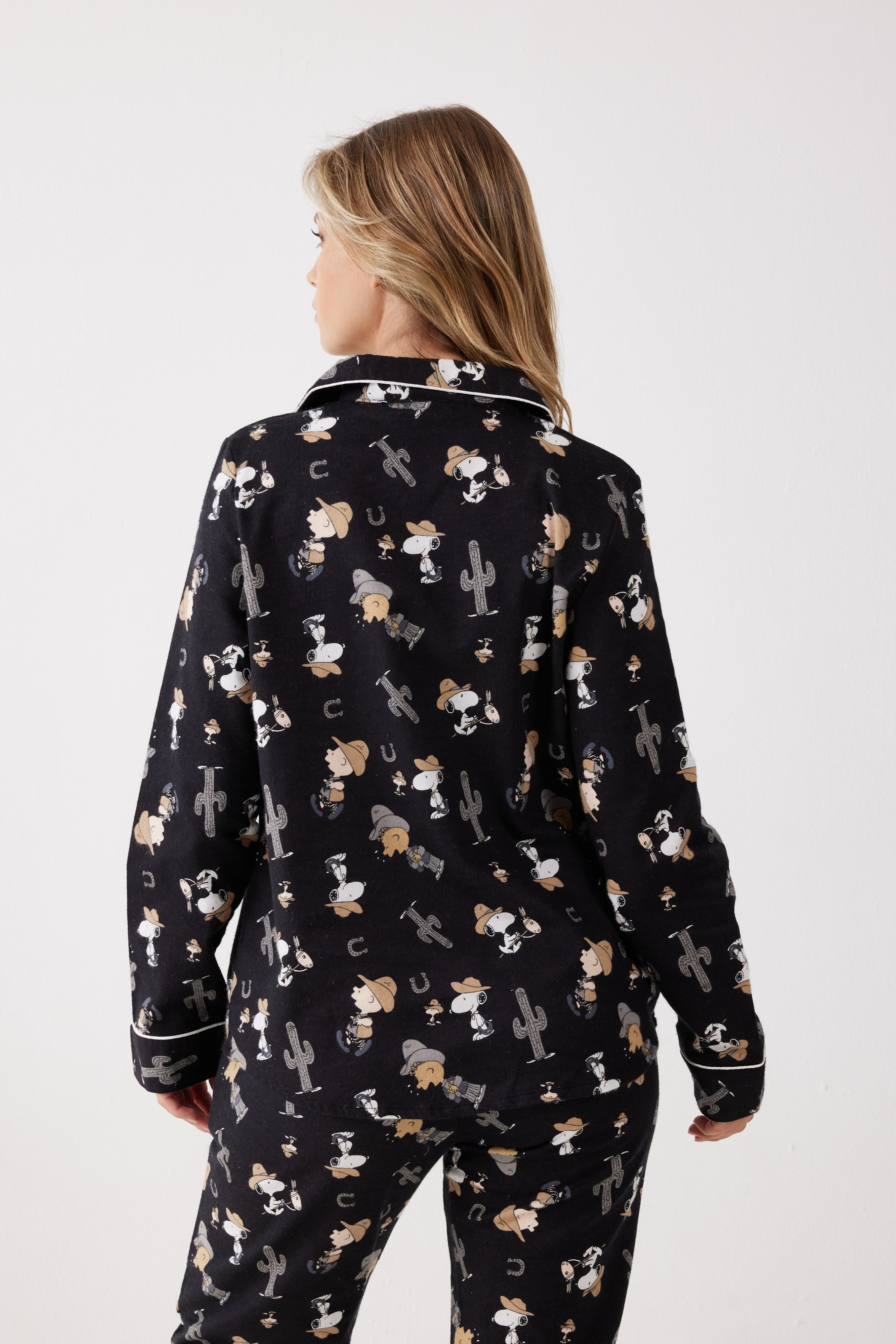 פיג'מה סנופי מכופתרת