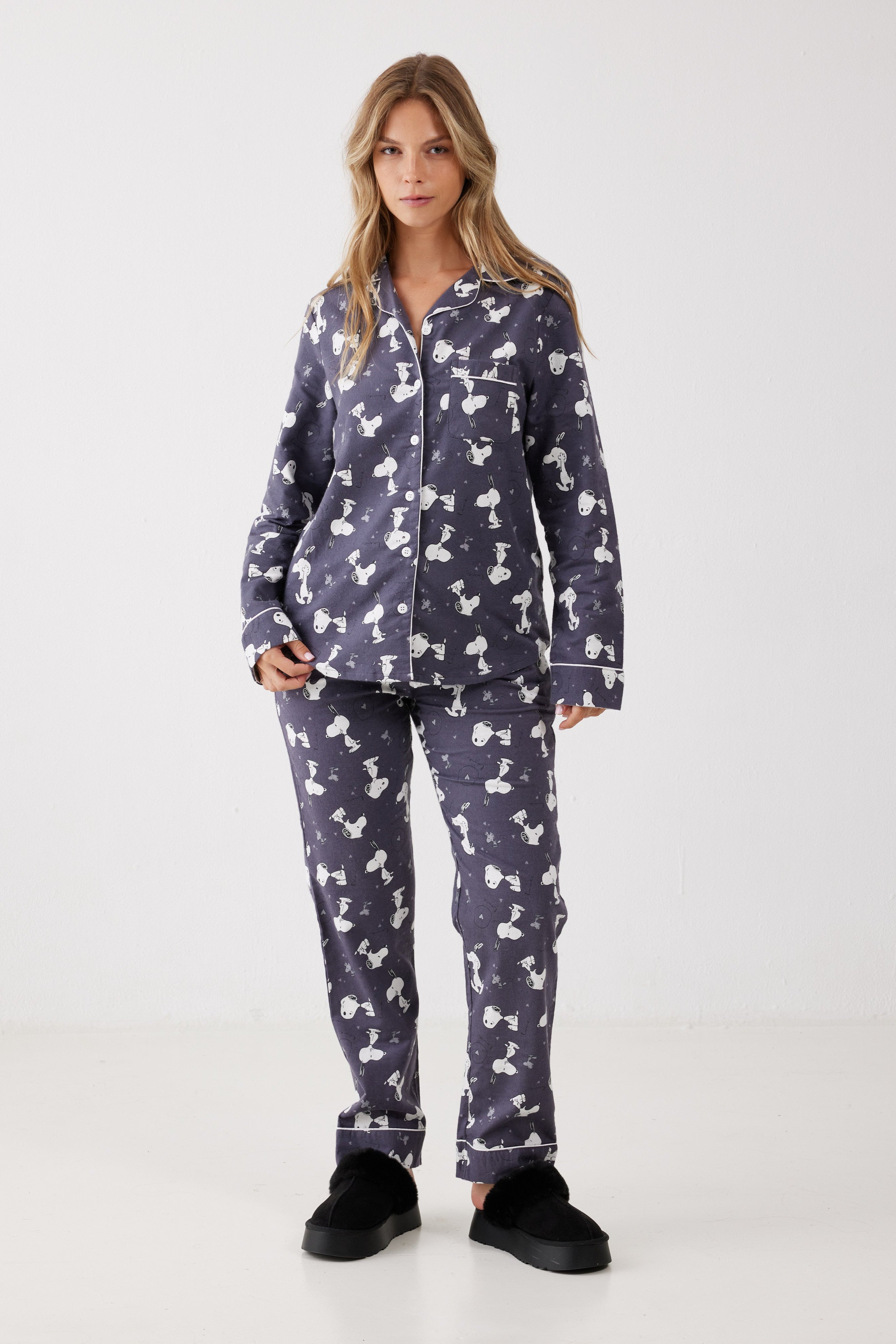 פיג'מה סנופי מכופתרת
