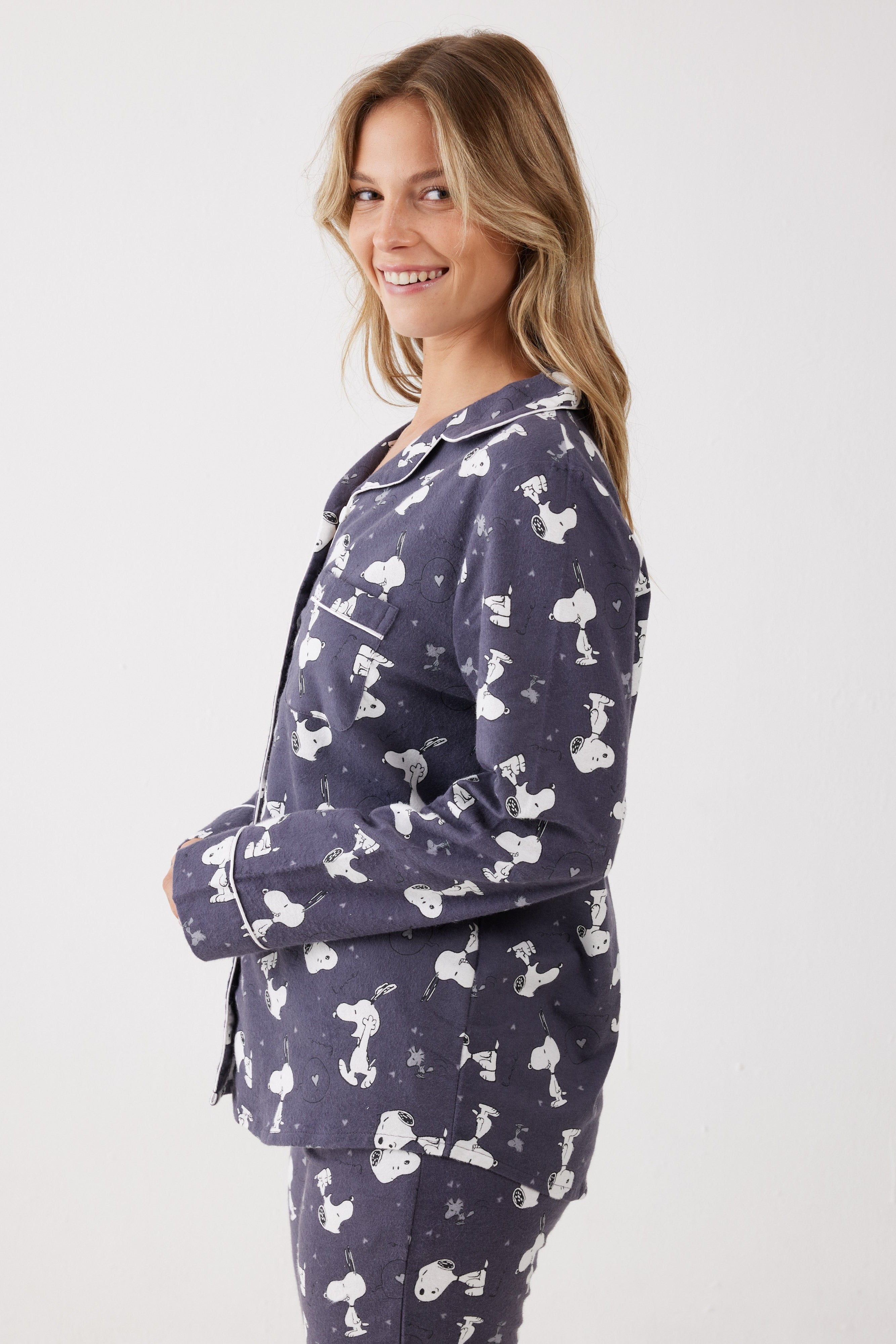 פיג'מה סנופי מכופתרת