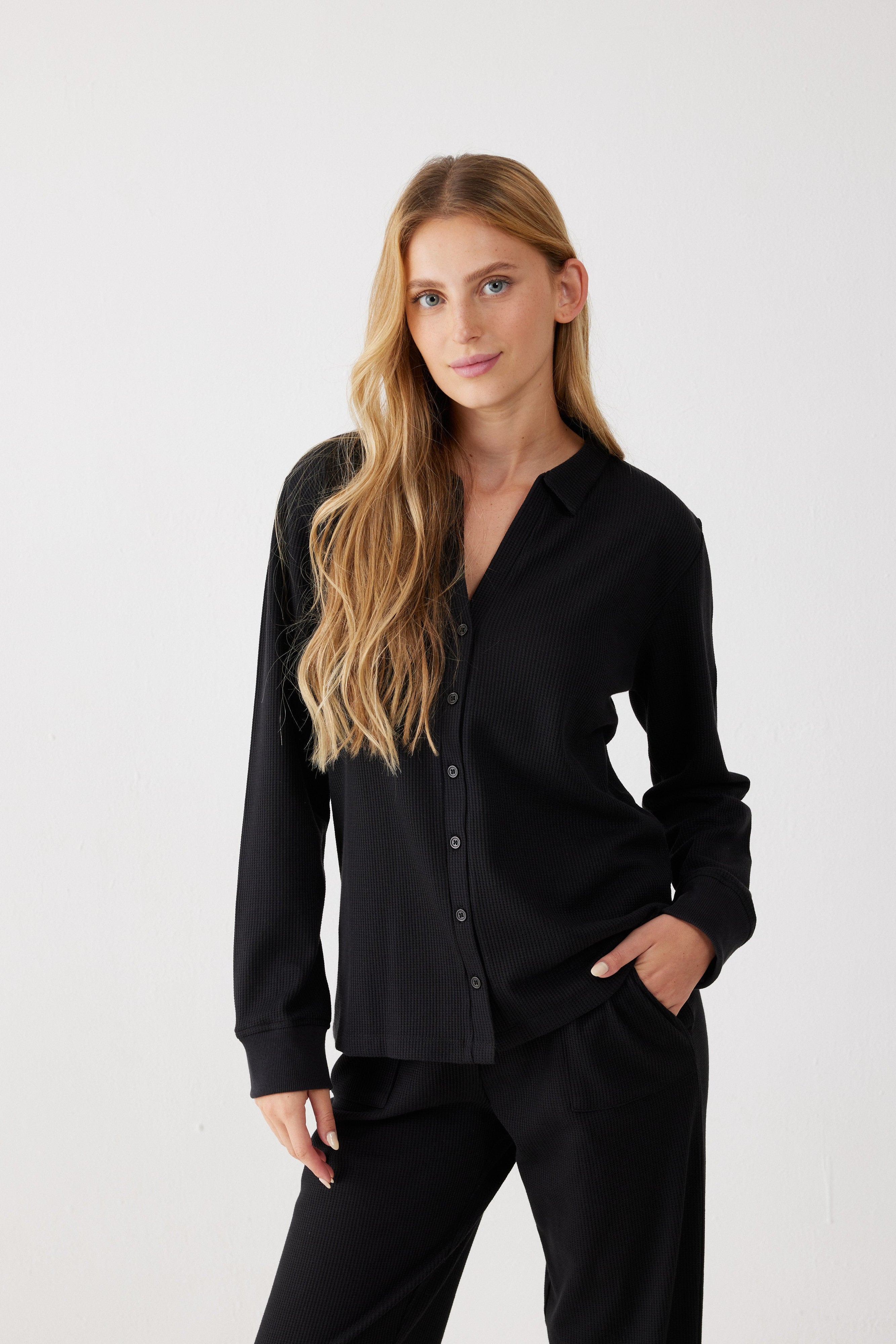 סט חליפת פנאי מכופתרת וואפל