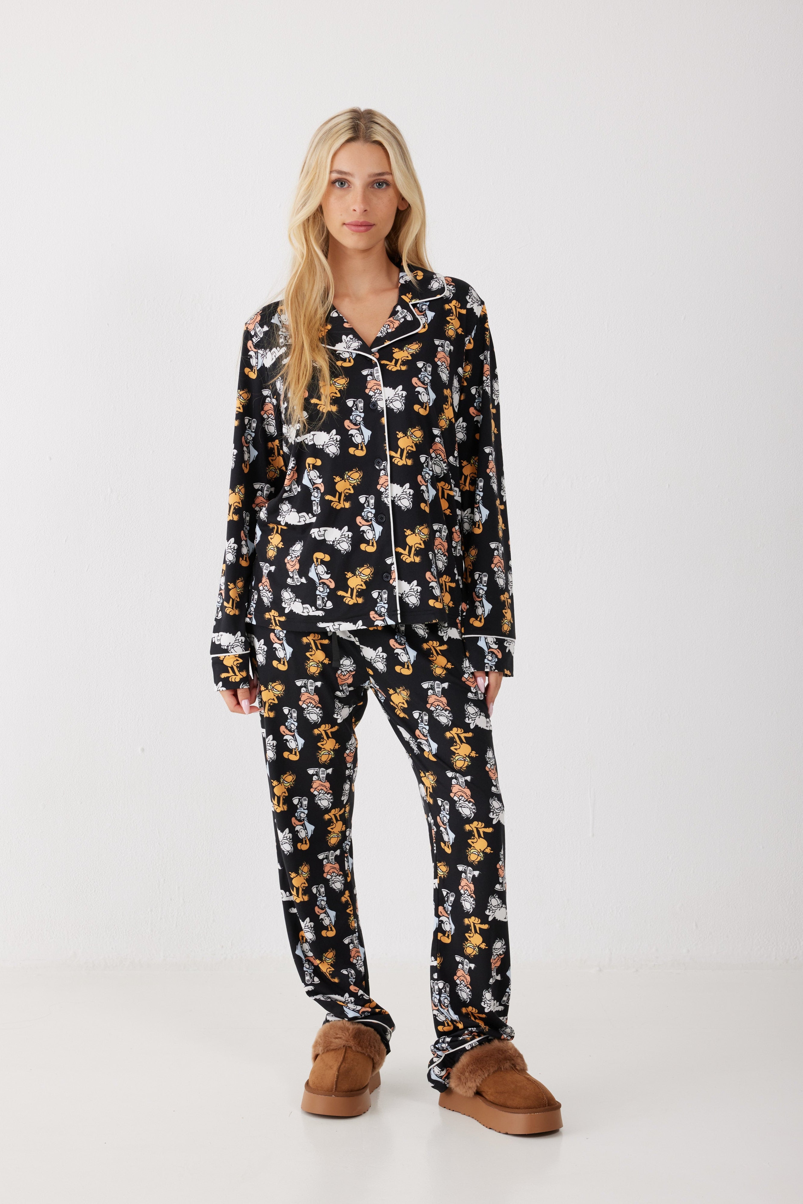 פיג'מה מכופתרת גארפילד יאמי