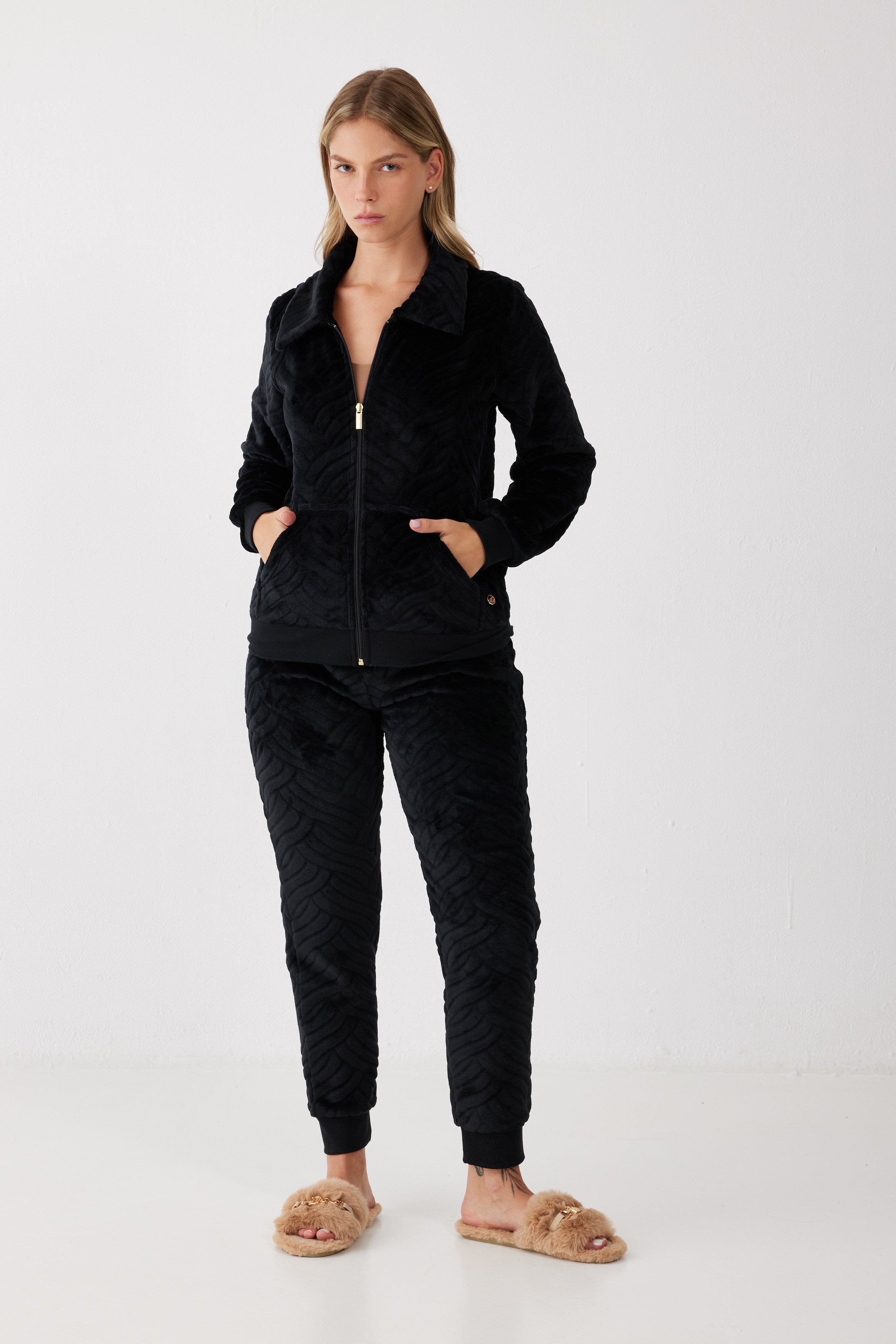 סט חליפת פנאי פלאפי