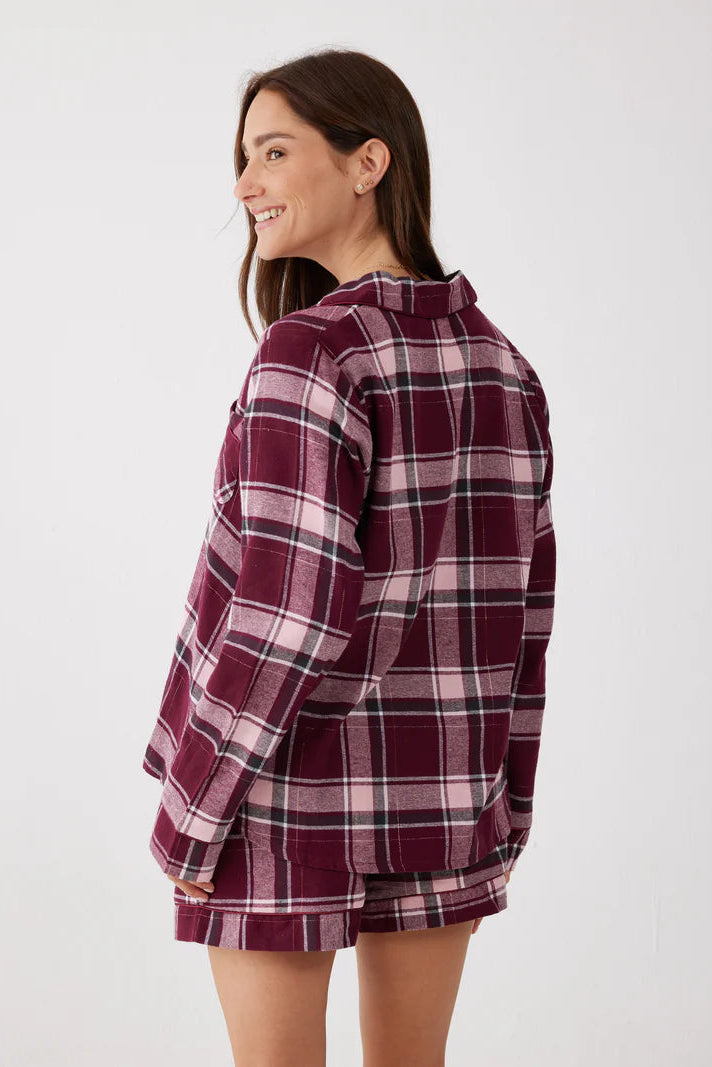 פיג'מת פלנל מכופתרת משבצות מכנס קצר