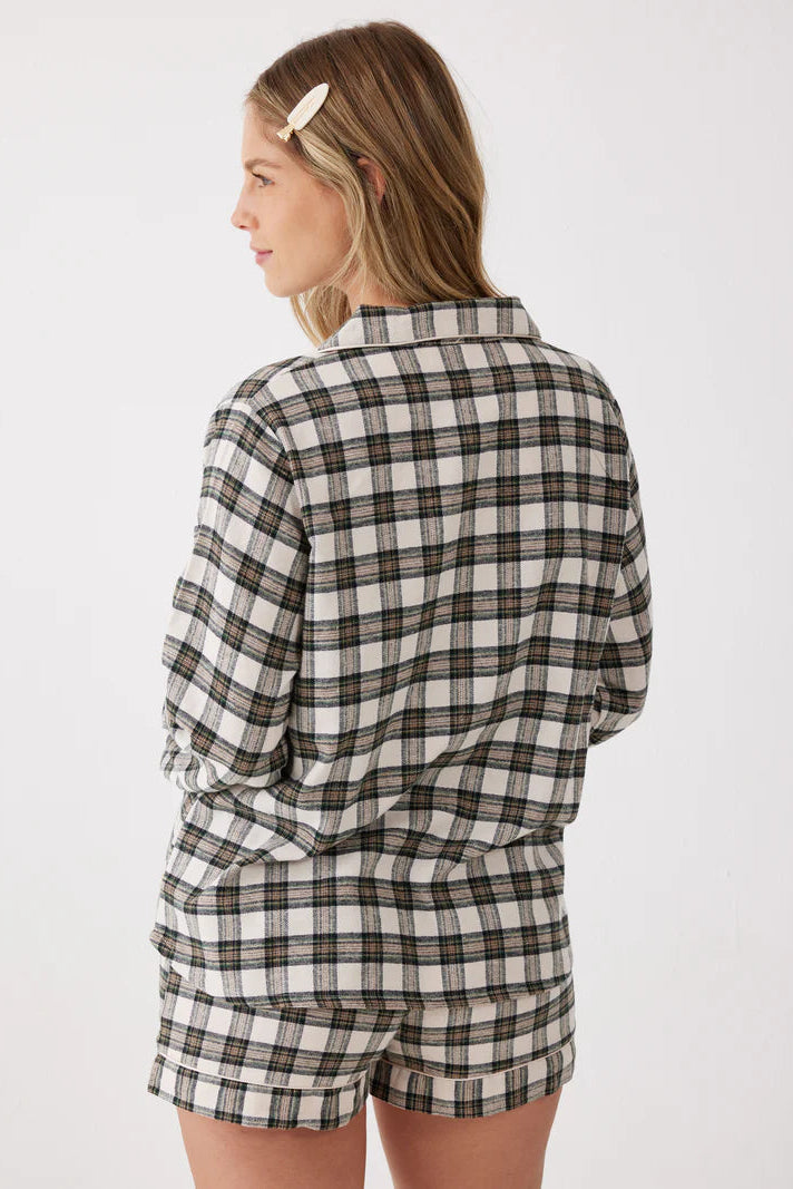 פיג'מת פלנל מכופתרת משבצות מכנס קצר